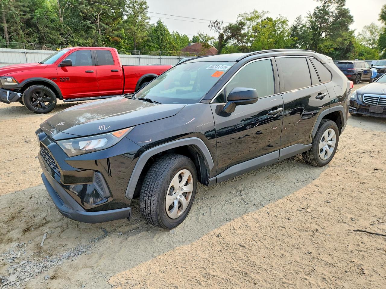 2019 Toyota Rav4 Le Черный vin: 2T3H1RFV8KW051638