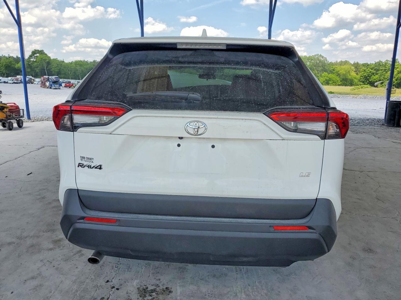 2025 Toyota Rav4 Le White vin: 2T3H1RFV8SW414035