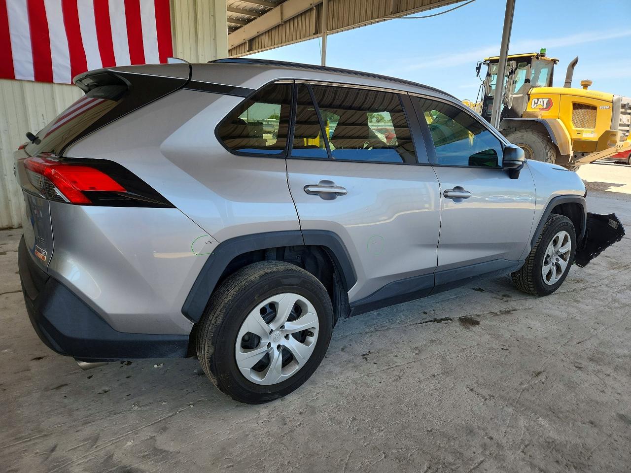 2020 Toyota Rav4 Le Серебряный vin: 2T3H1RFV9LC061758