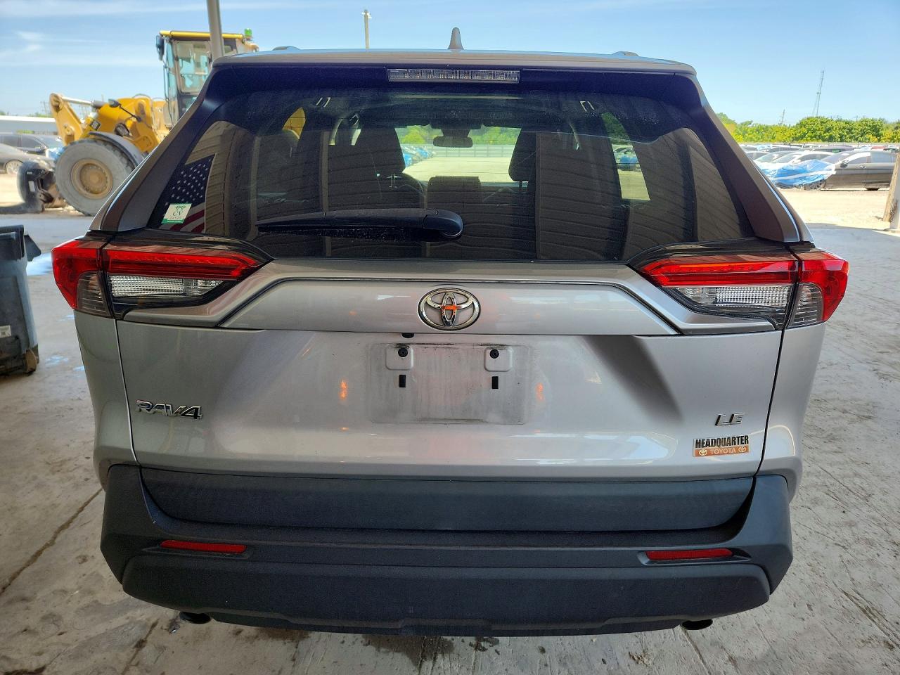 2020 Toyota Rav4 Le Серебряный vin: 2T3H1RFV9LC061758