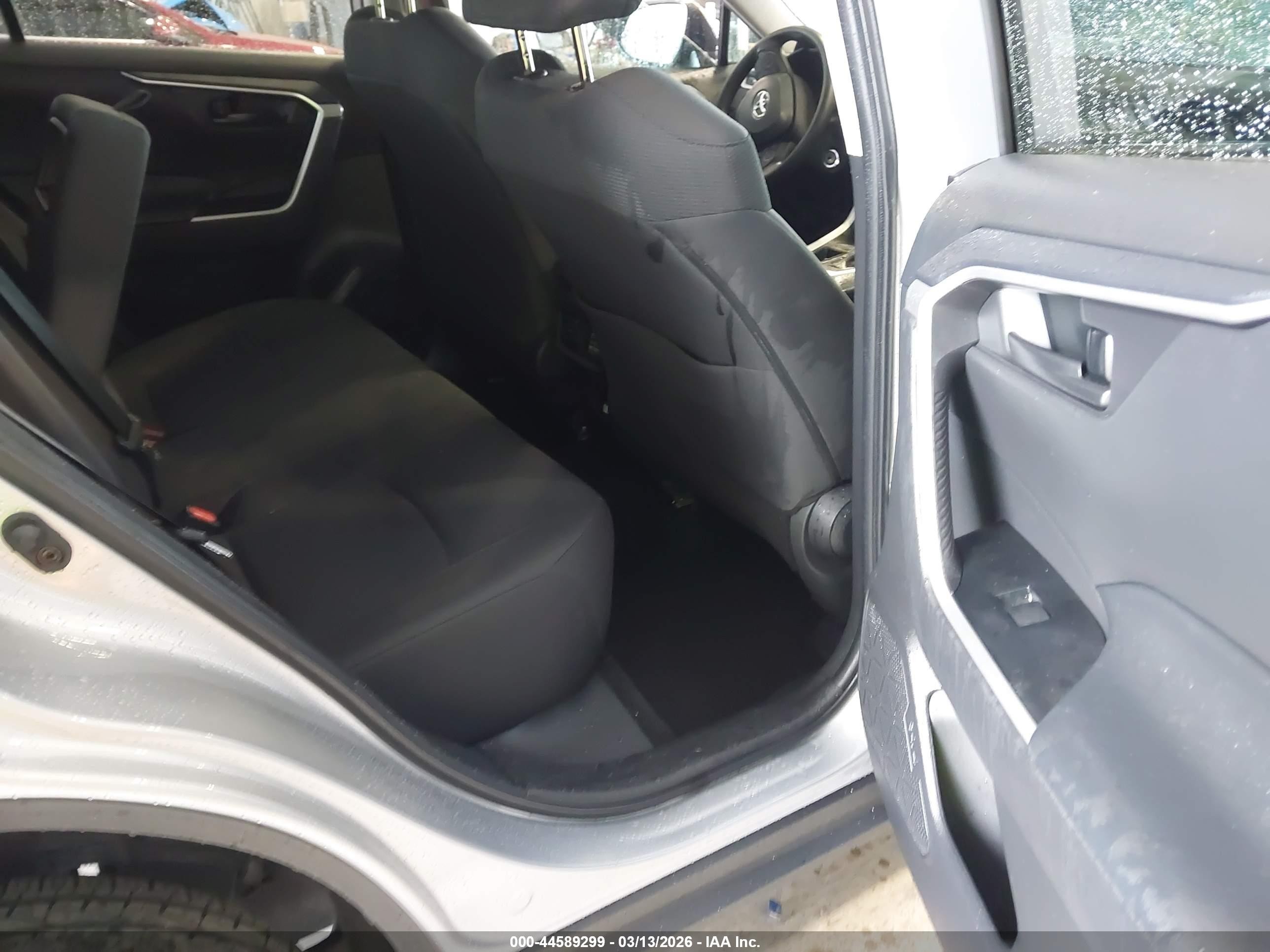 2024 Toyota Rav4 Le Серебряный vin: 2T3H1RFV9RW336407