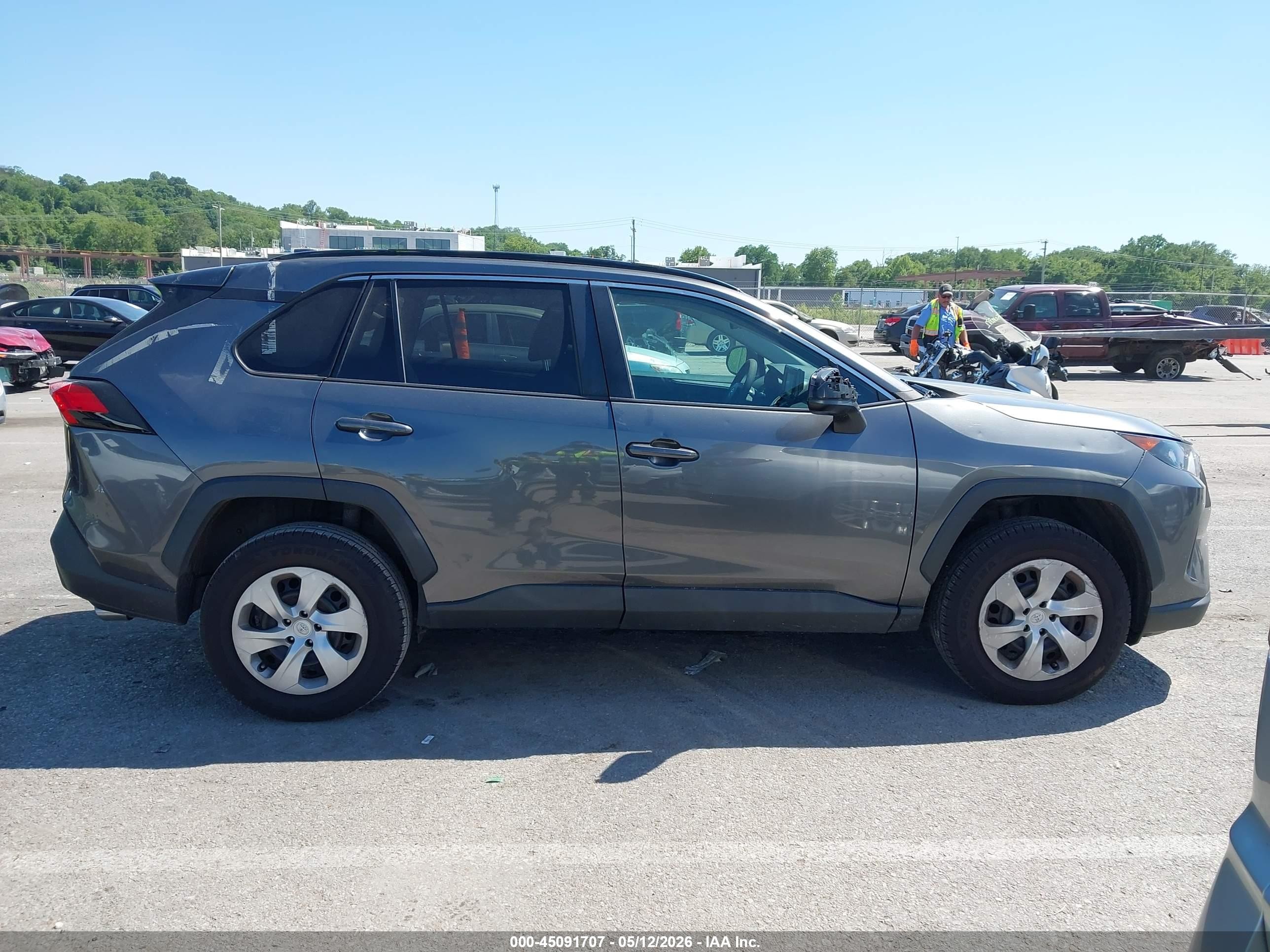 2021 Toyota Rav4 Le Gray vin: 2T3H1RFVXMC130202