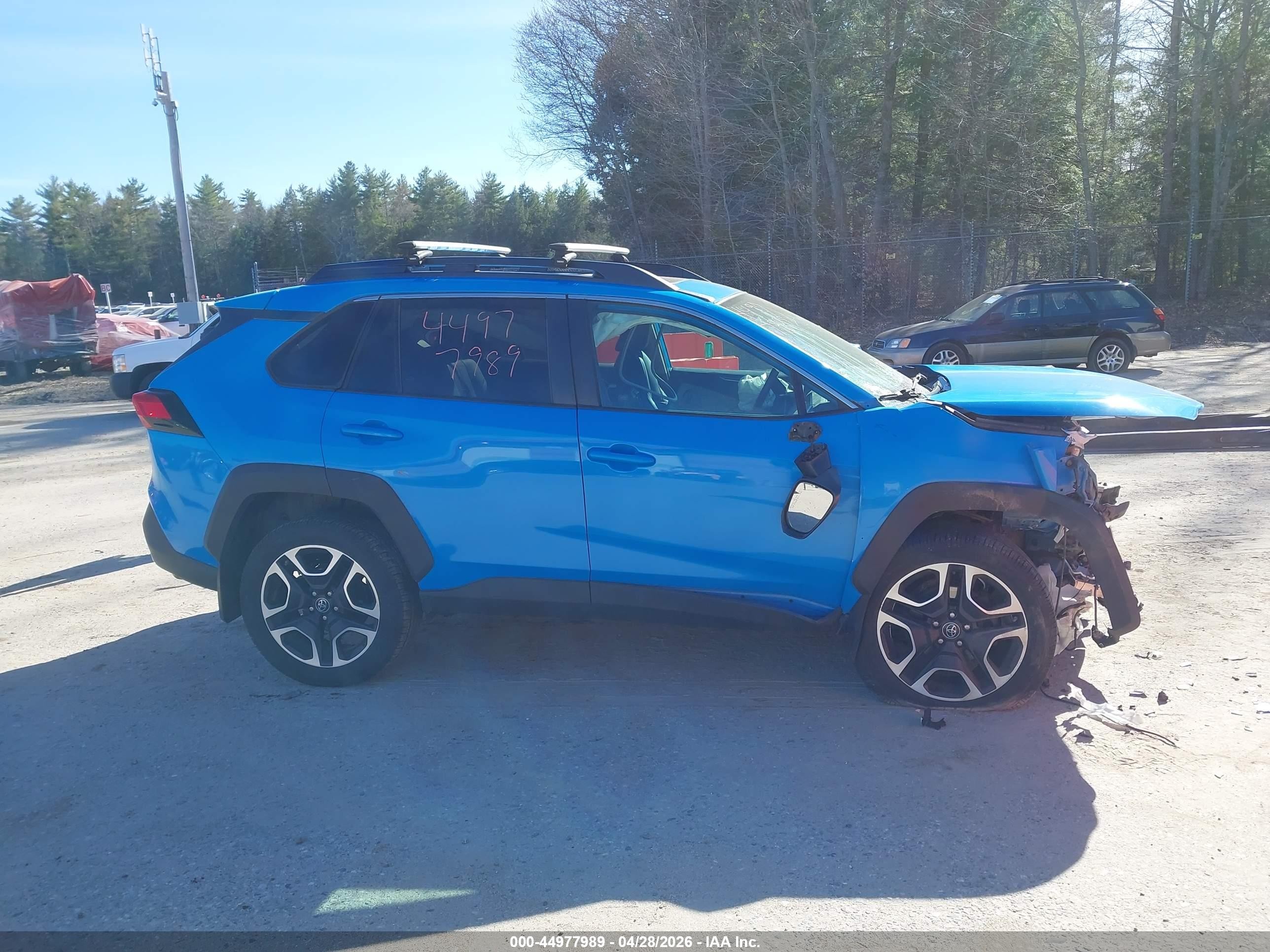 2019 Toyota Rav4 Adventure Синий vin: 2T3J1RFV4KW008612