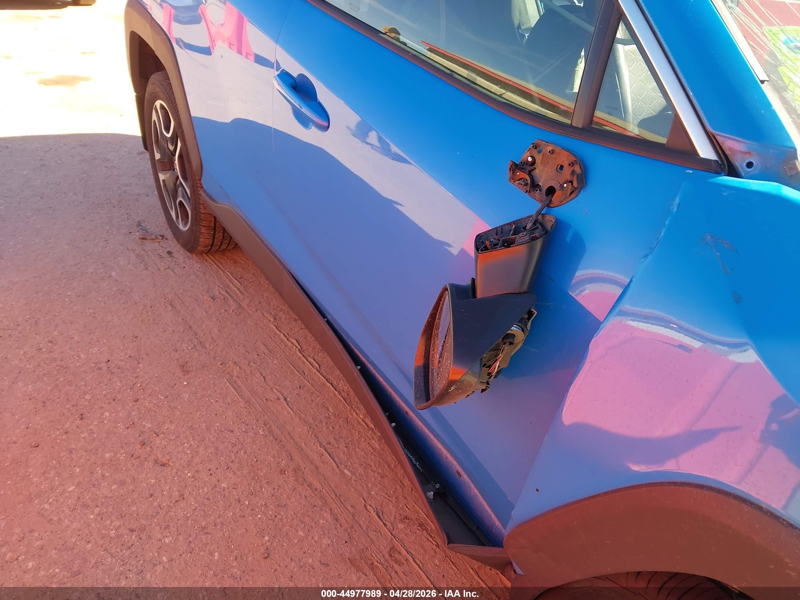 2019 Toyota Rav4 Adventure Синий vin: 2T3J1RFV4KW008612