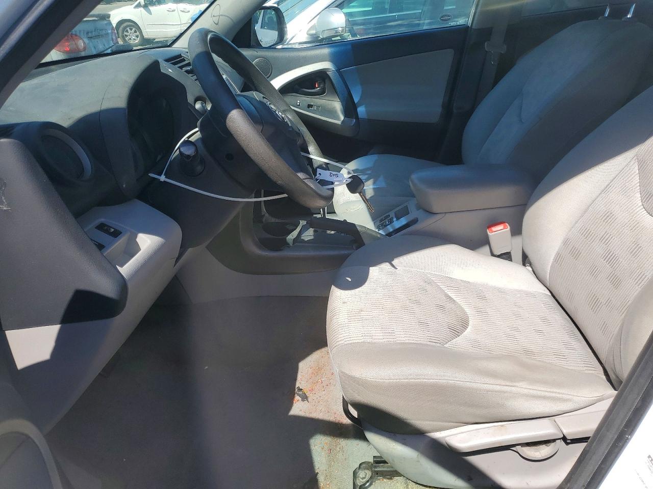 2010 Toyota Rav4 Base White vin: 2T3JF4DV0AW069879