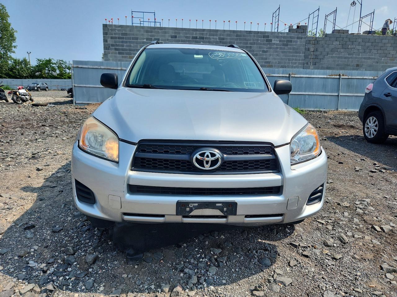 2010 Toyota Rav4 Base Silver vin: 2T3JF4DV0AW071695