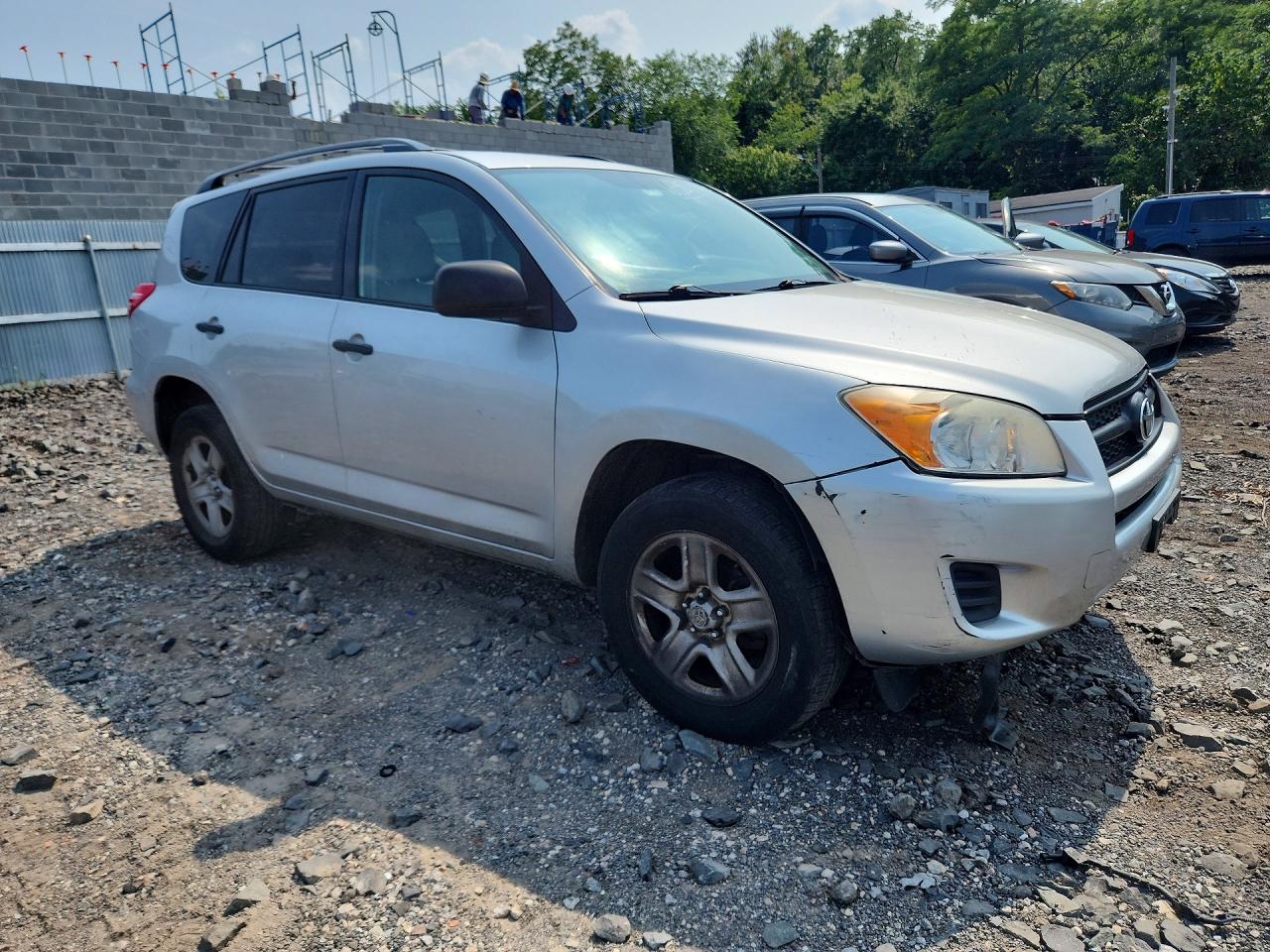 2010 Toyota Rav4 Base Silver vin: 2T3JF4DV0AW071695