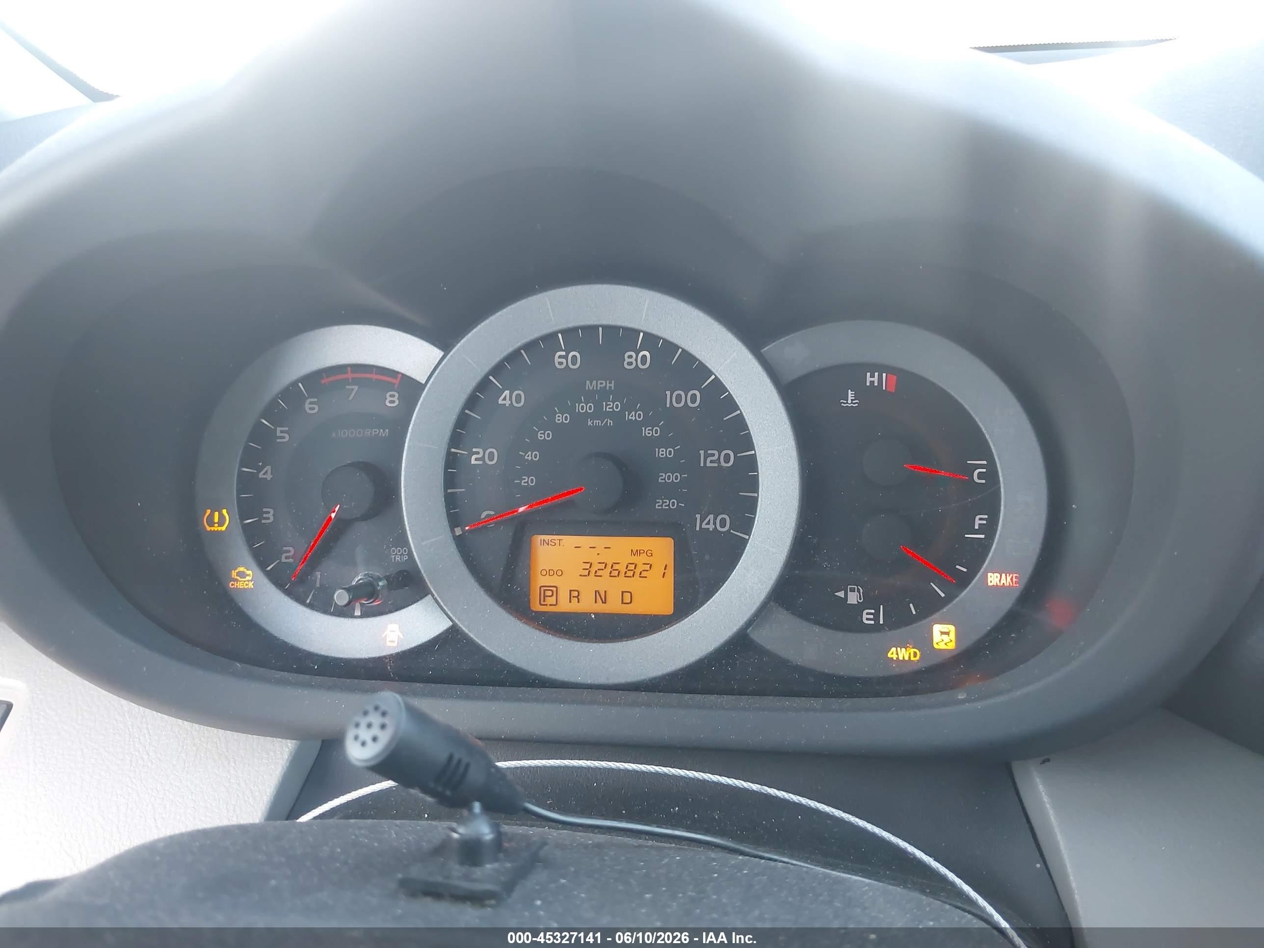 2010 Toyota Rav4   White vin: 2T3JF4DV3AW051750