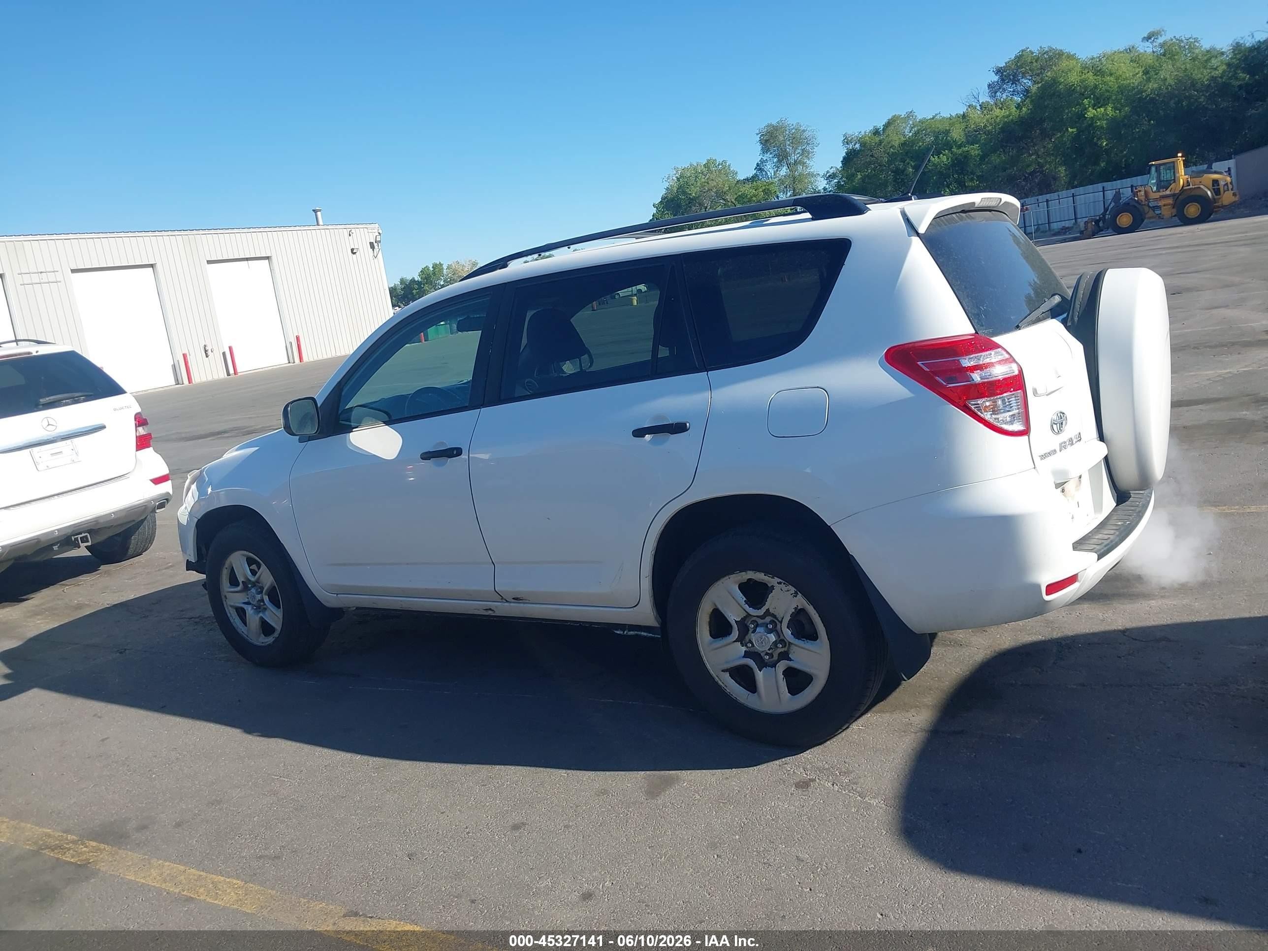 2010 Toyota Rav4   White vin: 2T3JF4DV3AW051750
