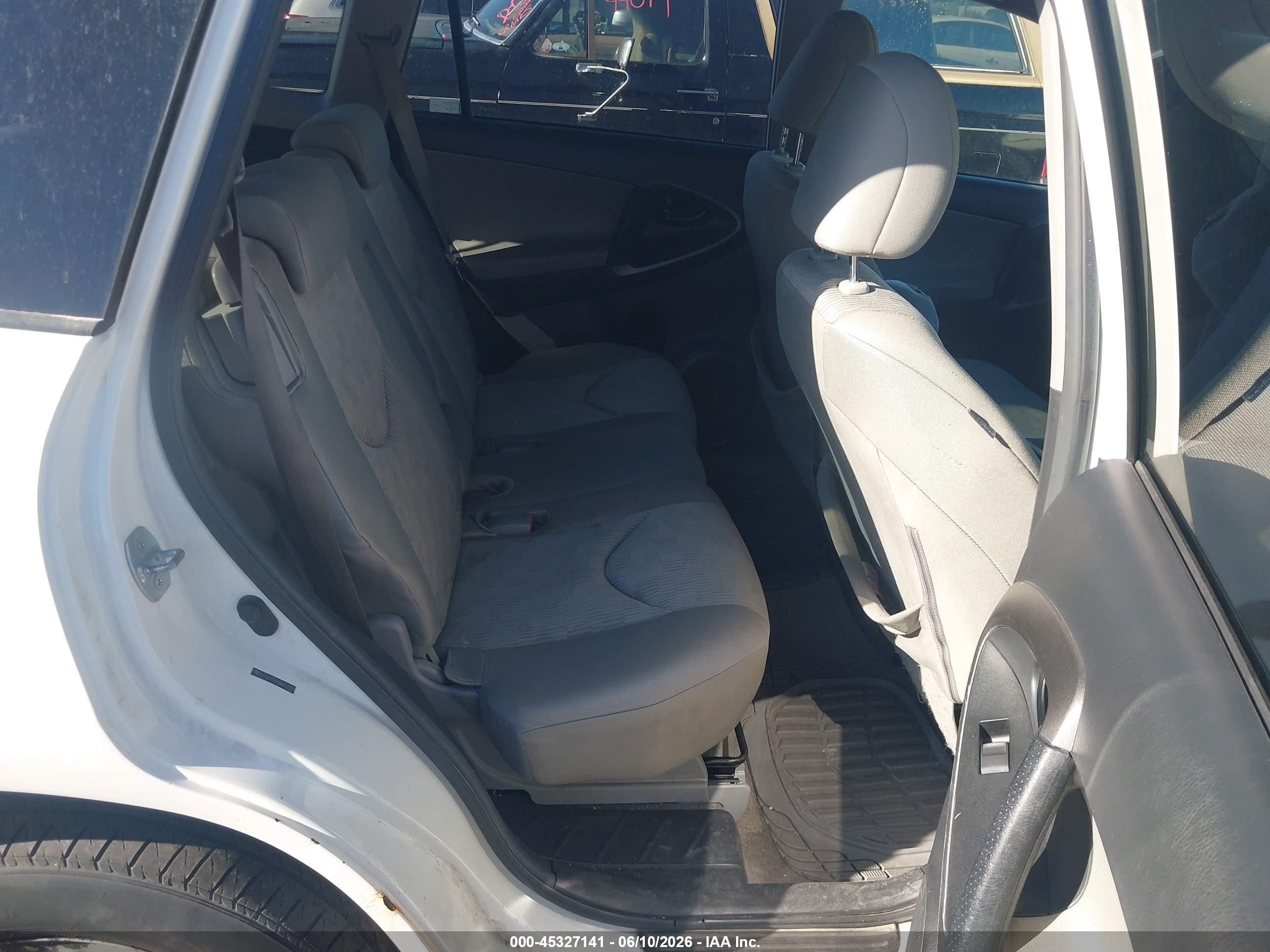 2010 Toyota Rav4   White vin: 2T3JF4DV3AW051750