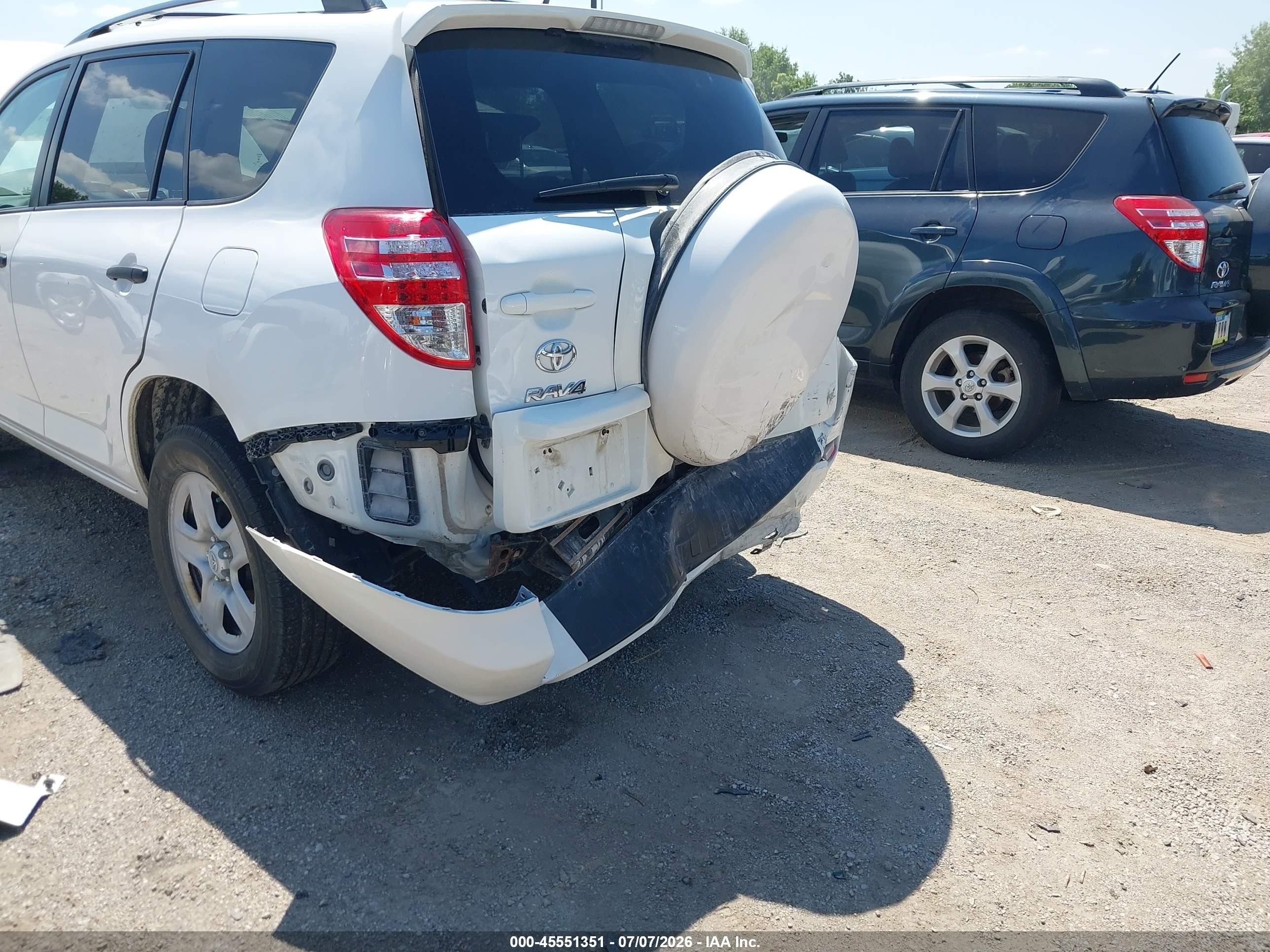 2011 Toyota Rav4   White vin: 2T3JF4DV4BW142334