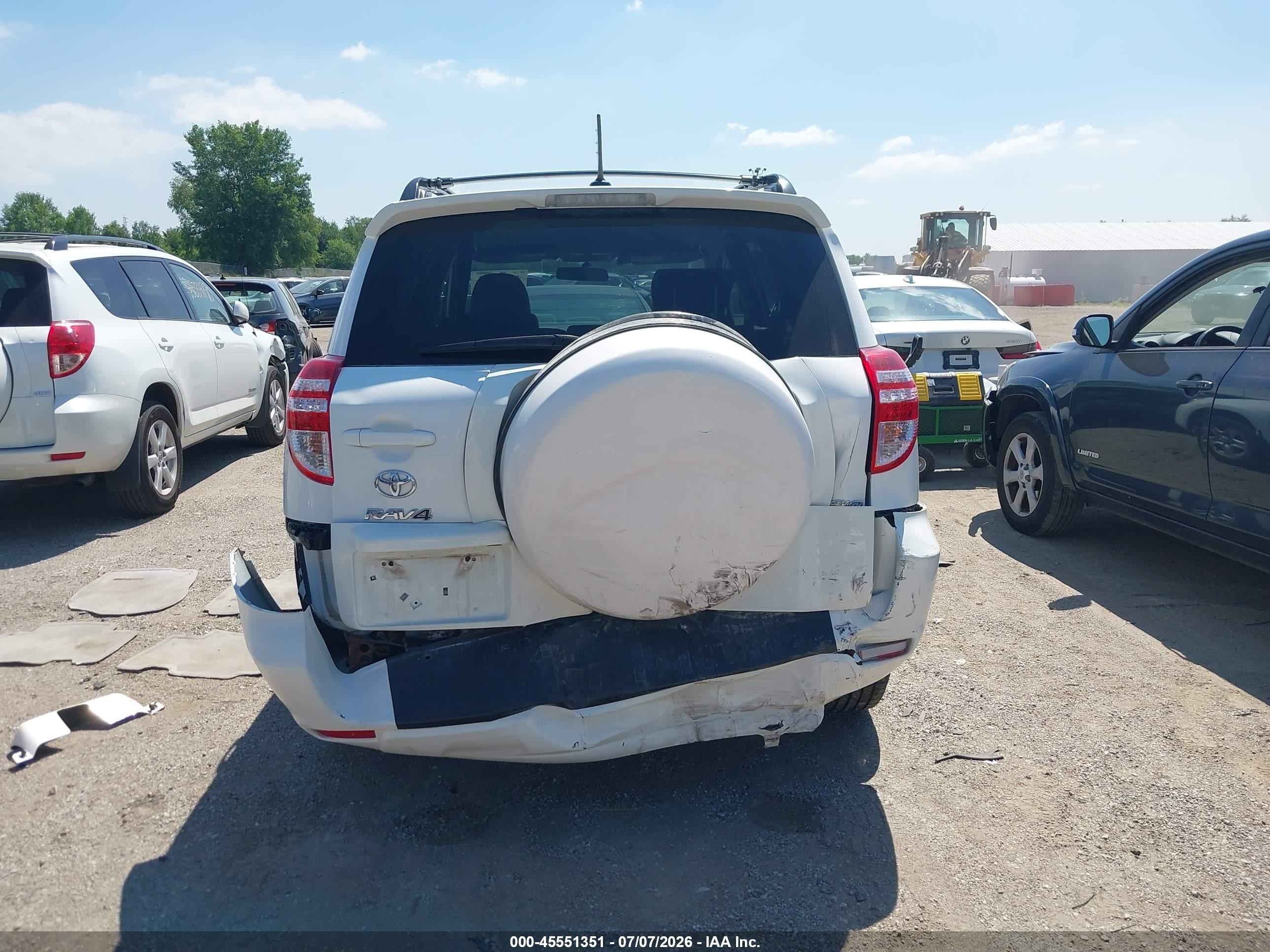 2011 Toyota Rav4   White vin: 2T3JF4DV4BW142334