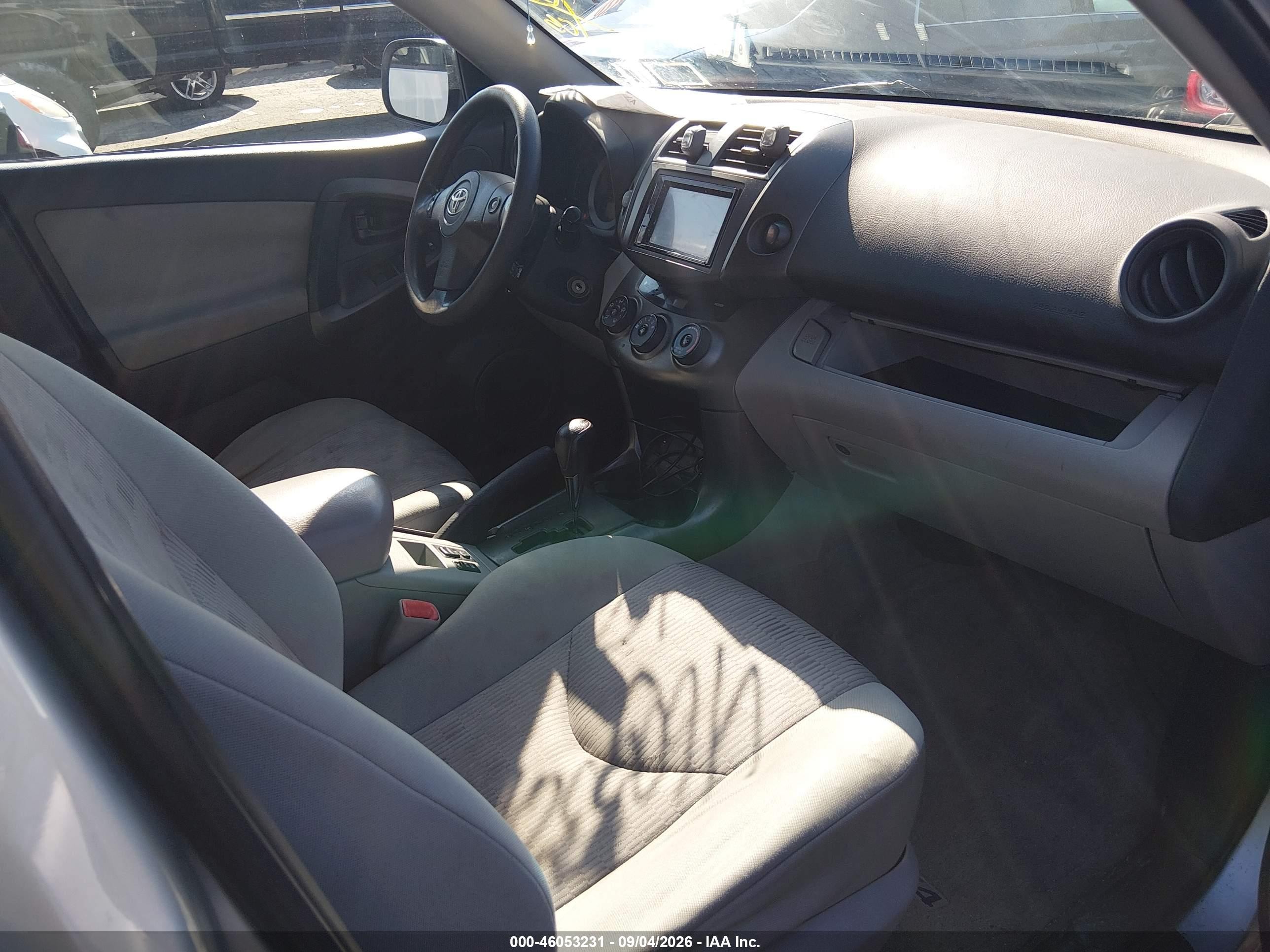 2012 Toyota Rav4   Silver vin: 2T3JF4DV4CW195973