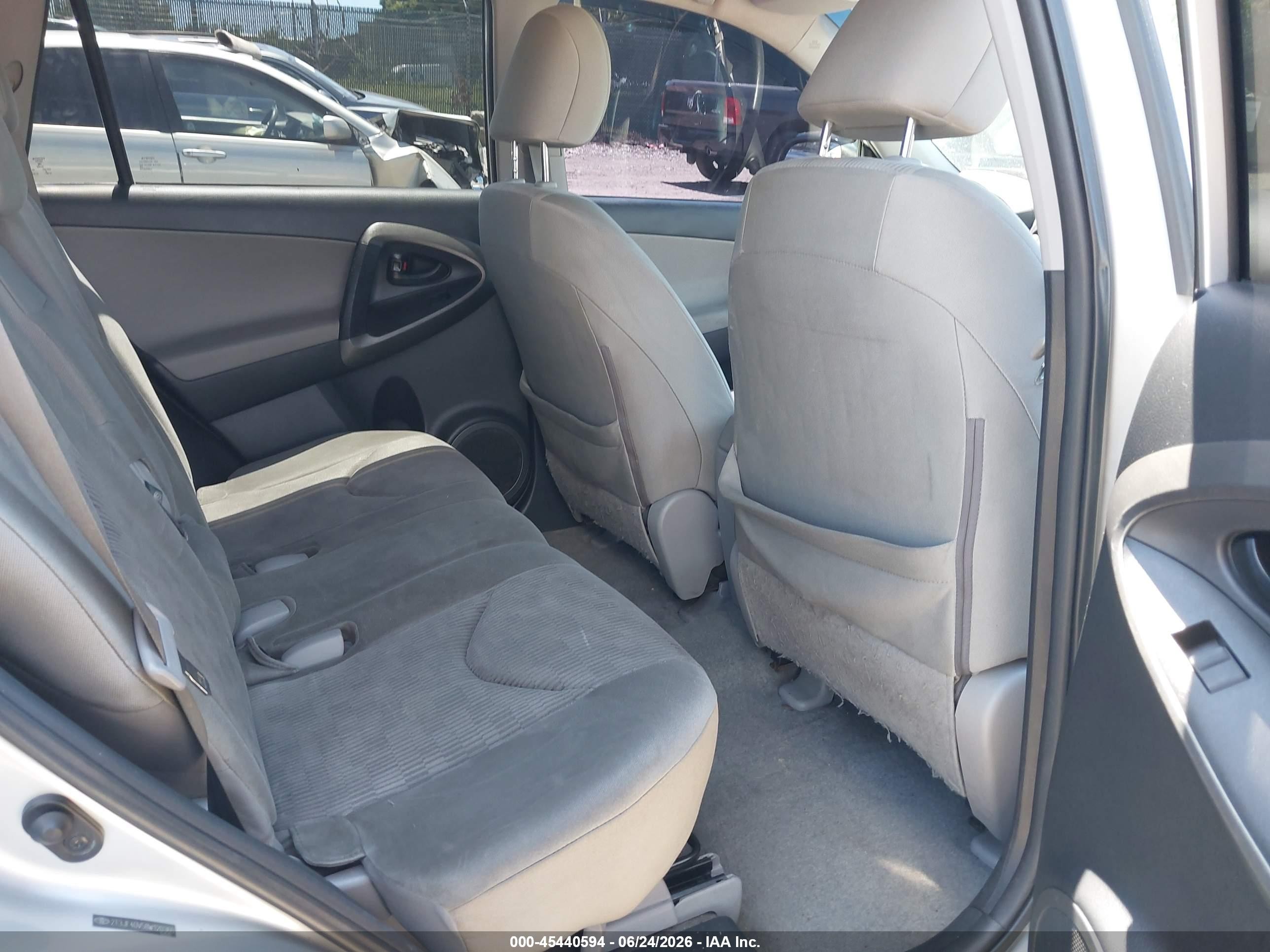 2011 Toyota Rav4 Silver vin: 2T3JF4DV5BW120360
