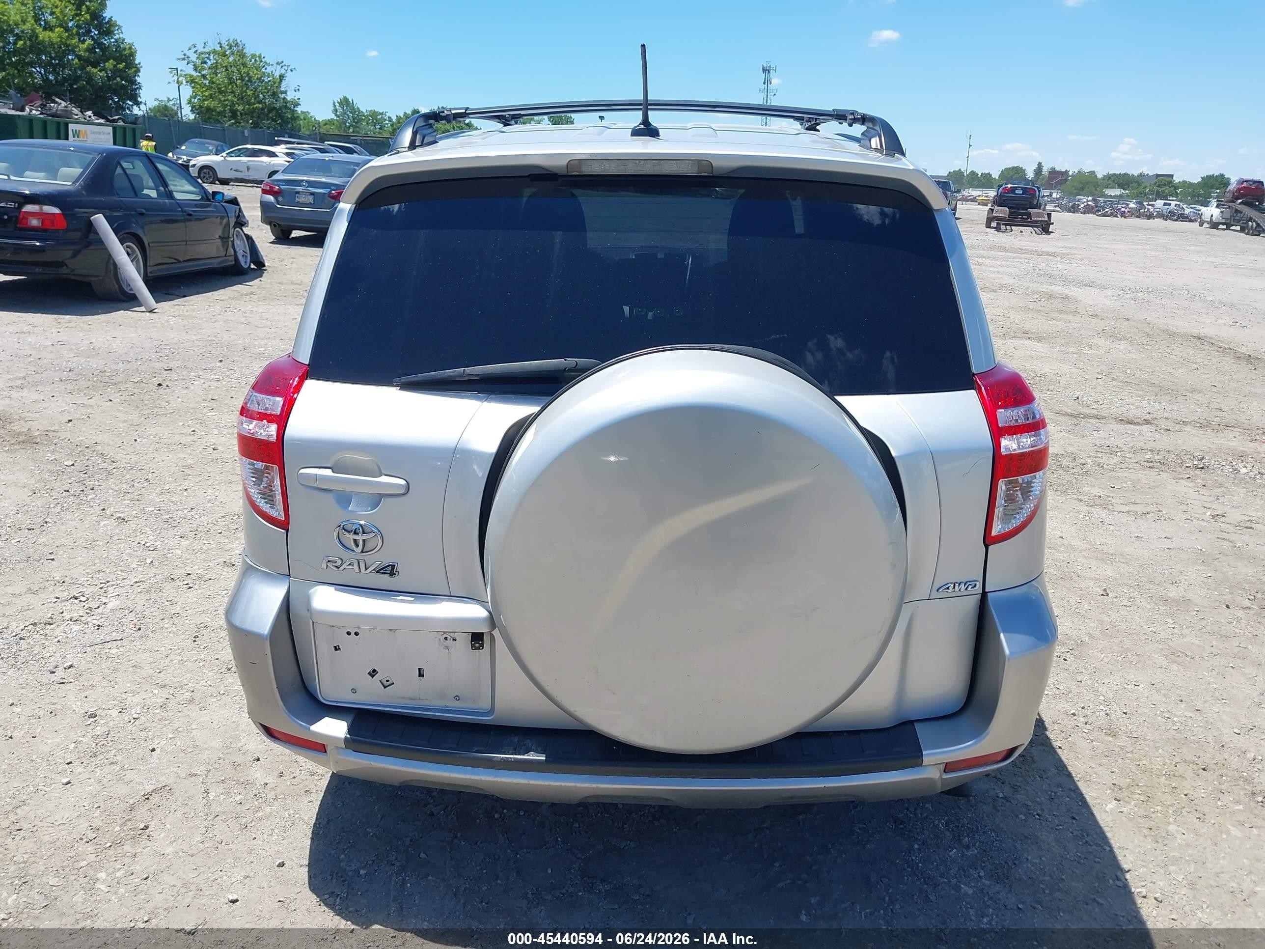 2011 Toyota Rav4 Silver vin: 2T3JF4DV5BW120360