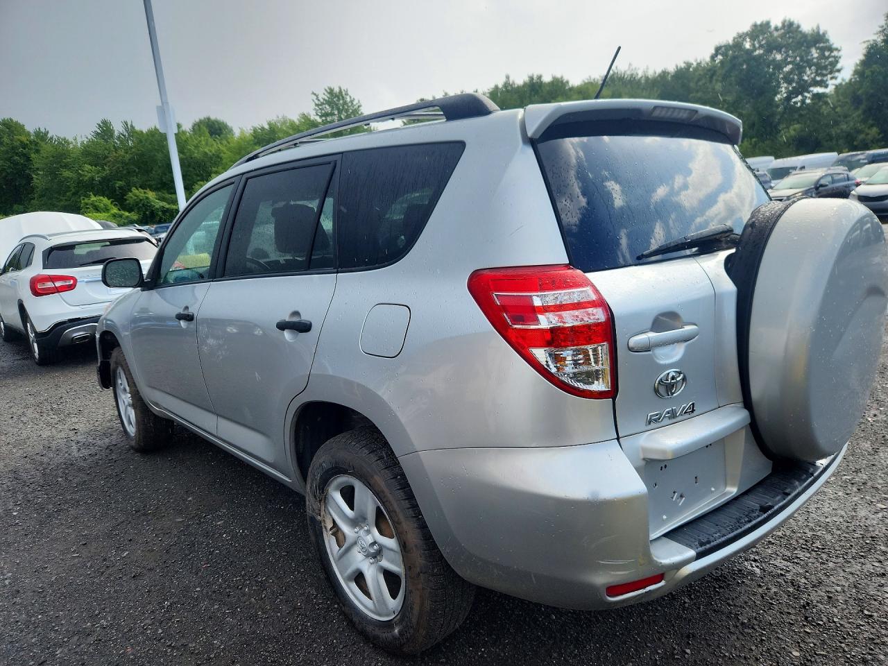 2011 Toyota Rav4 Base Silver vin: 2T3JF4DV6BW089121
