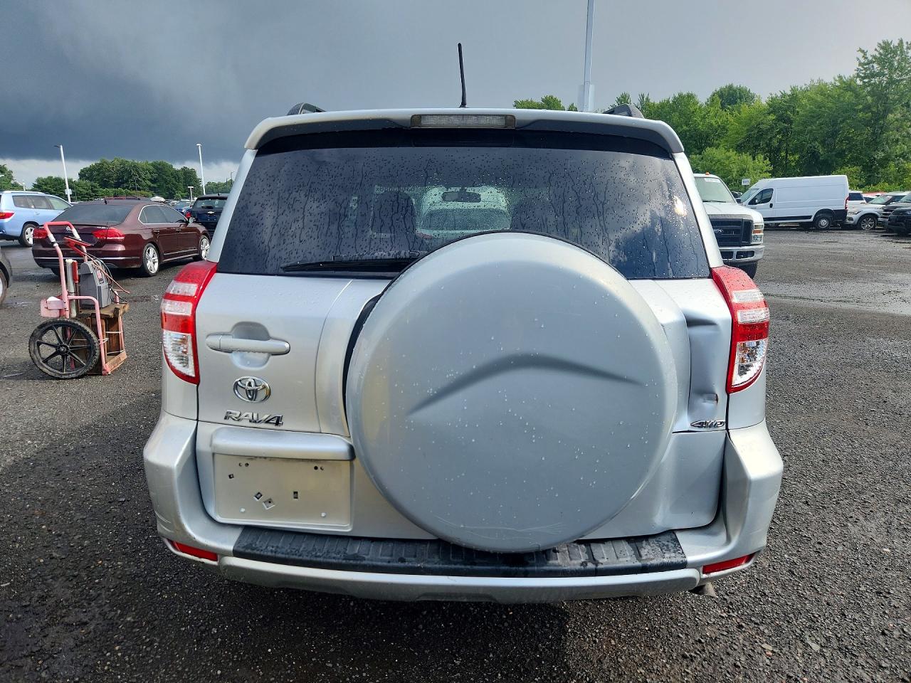2011 Toyota Rav4 Base Silver vin: 2T3JF4DV6BW089121
