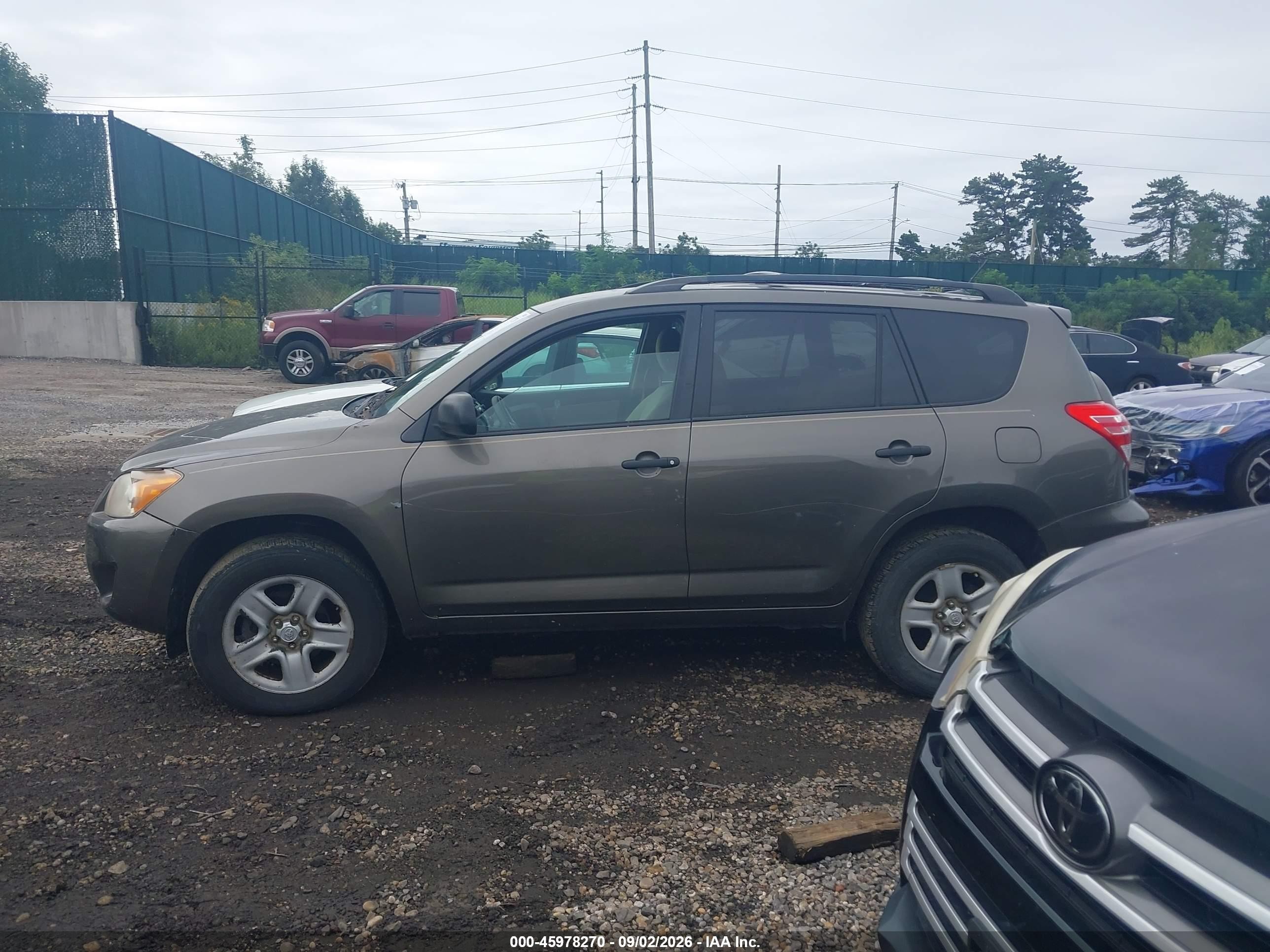 2010 Toyota Rav4   Коричневый vin: 2T3JF4DV9AW054135