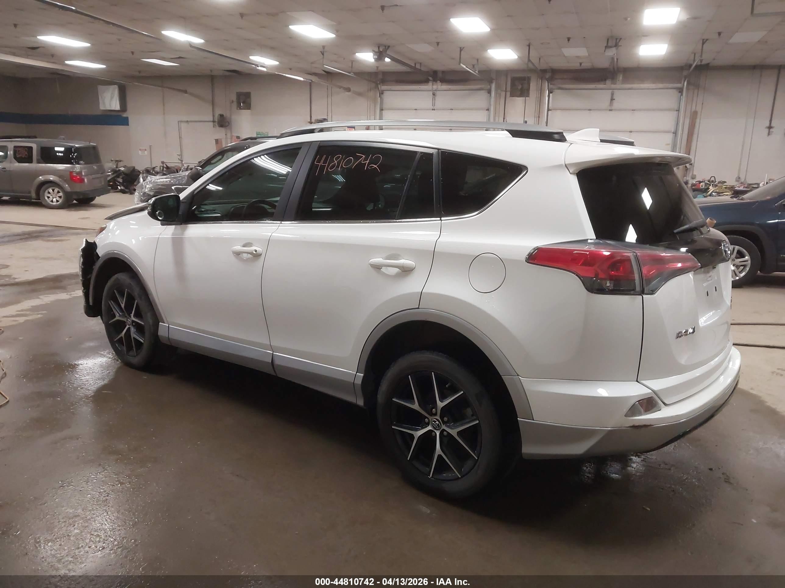 2018 Toyota Rav4 Se White vin: 2T3JFREV3JW795442