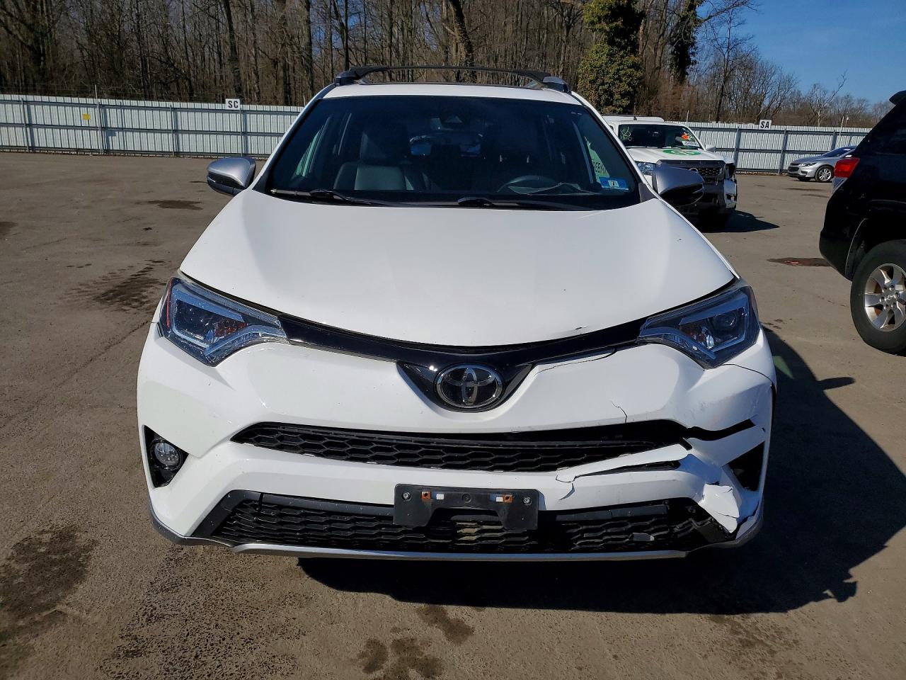 2018 Toyota Rav4 Se White vin: 2T3JFREV6JW804795