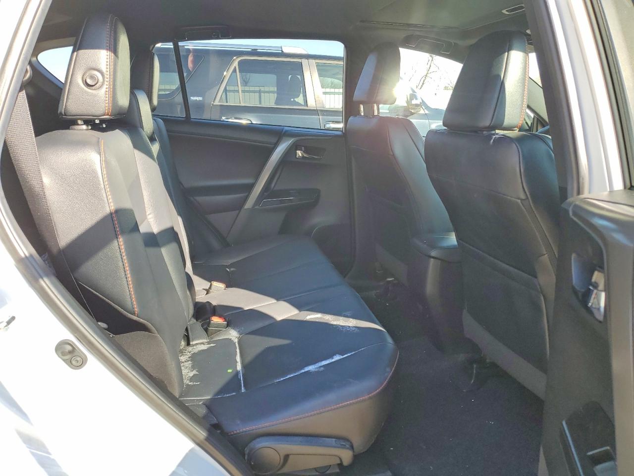 2018 Toyota Rav4 Se White vin: 2T3JFREV6JW804795