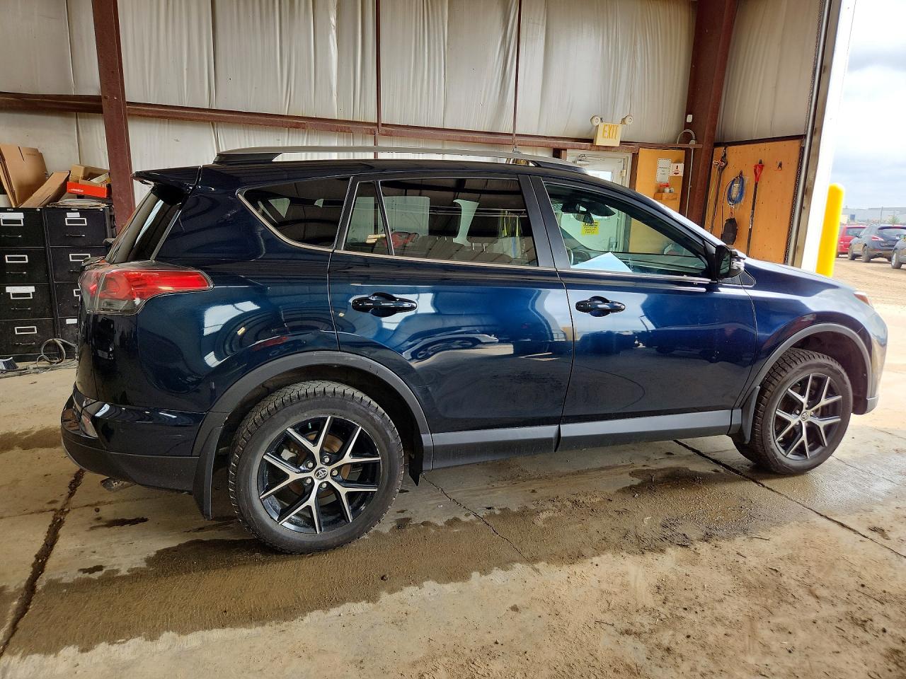 2018 Toyota Rav4 Se Blue vin: 2T3JFREV6JW839420
