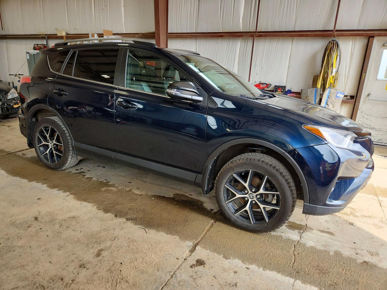 2018 Toyota Rav4 Se Blue vin: 2T3JFREV6JW839420