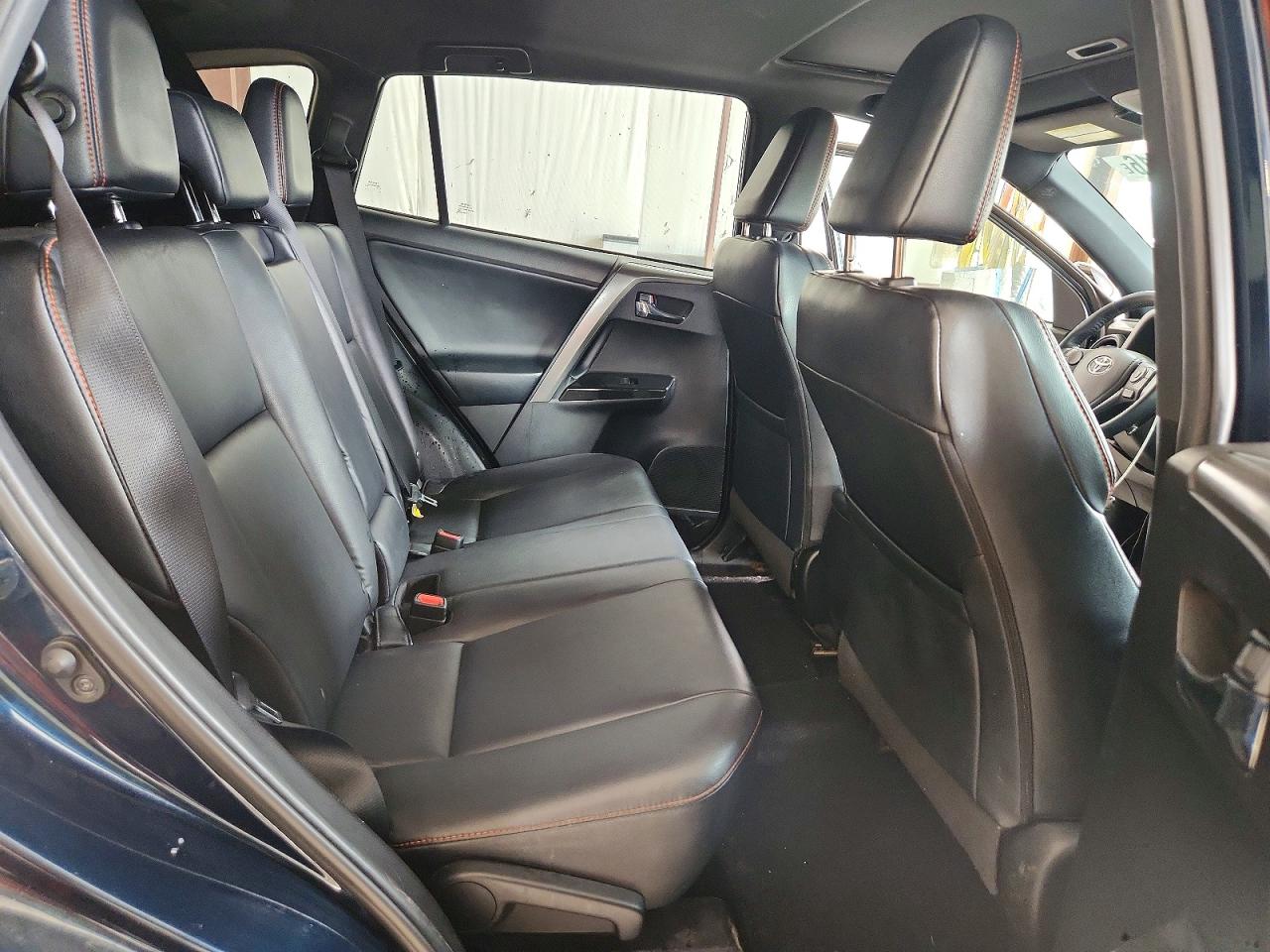 2018 Toyota Rav4 Se Blue vin: 2T3JFREV6JW839420