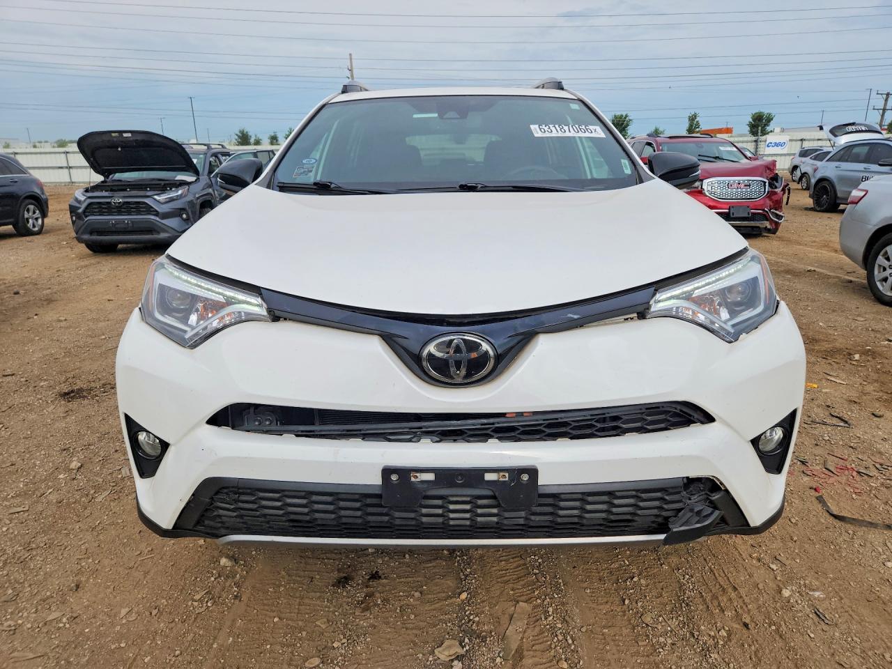 2018 Toyota Rav4 Se Белый vin: 2T3JFREV8JW736516