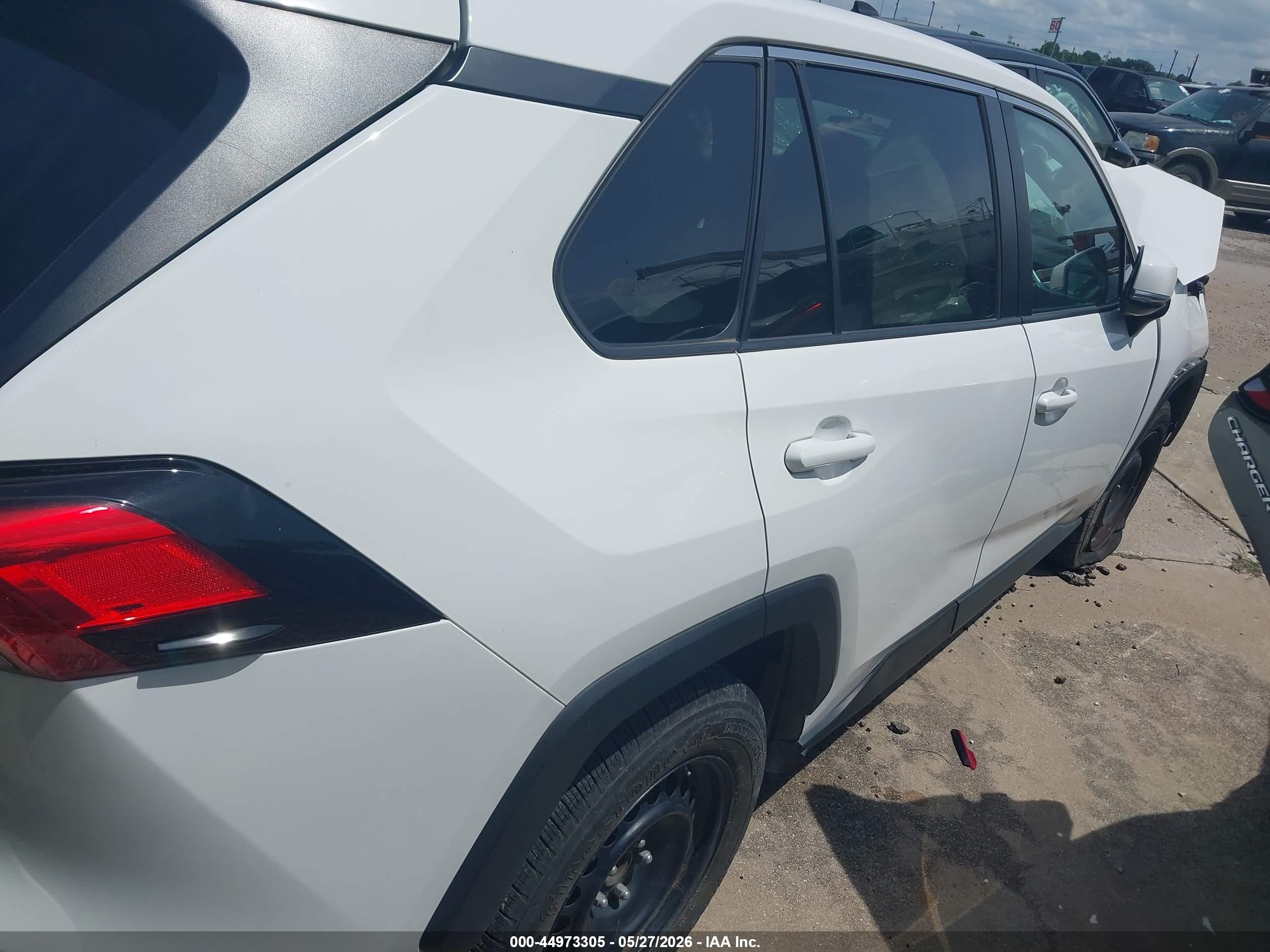 2022 Toyota Rav4 Le White vin: 2T3K1RFV4NC176034