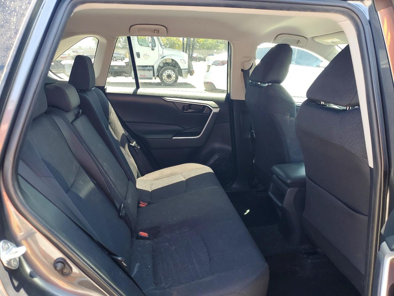 2019 Toyota Rav4 Le Gray vin: 2T3K1RFV7KC021893