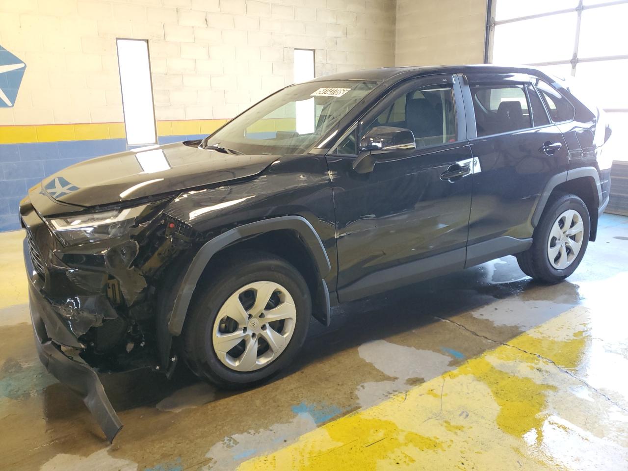 2025 Toyota Rav4 Le Черный vin: 2T3K1RFV9SW430721 Damage: Left Front Fender, Dent(S) W/ Paint Dmg, 5 To 6 Inches