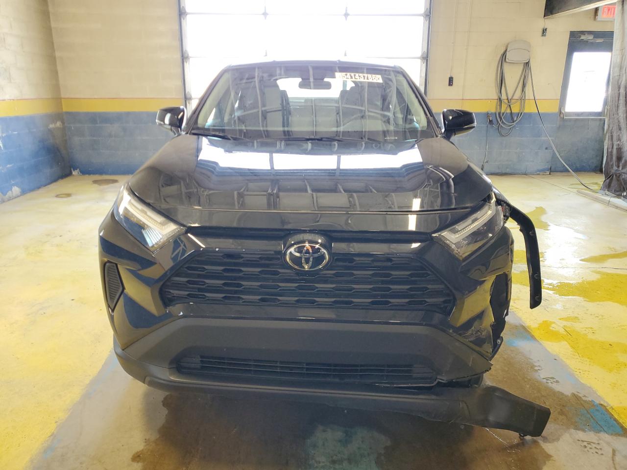 2025 Toyota Rav4 Le Черный vin: 2T3K1RFV9SW430721 Damage: Front Bumper, Broken, Replacement Required