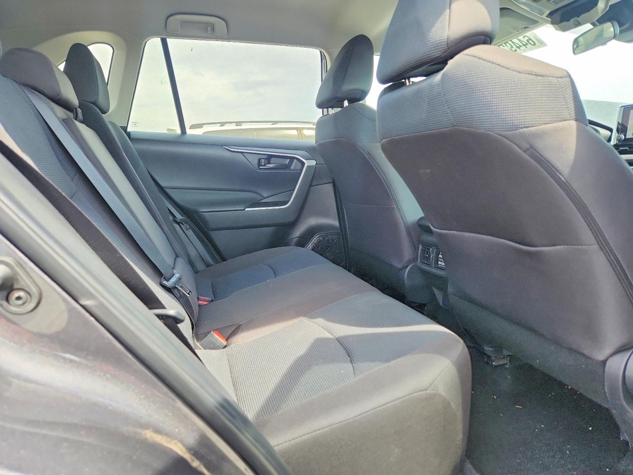 2025 Toyota Rav4 Le Gray vin: 2T3K1RFVXSW423700