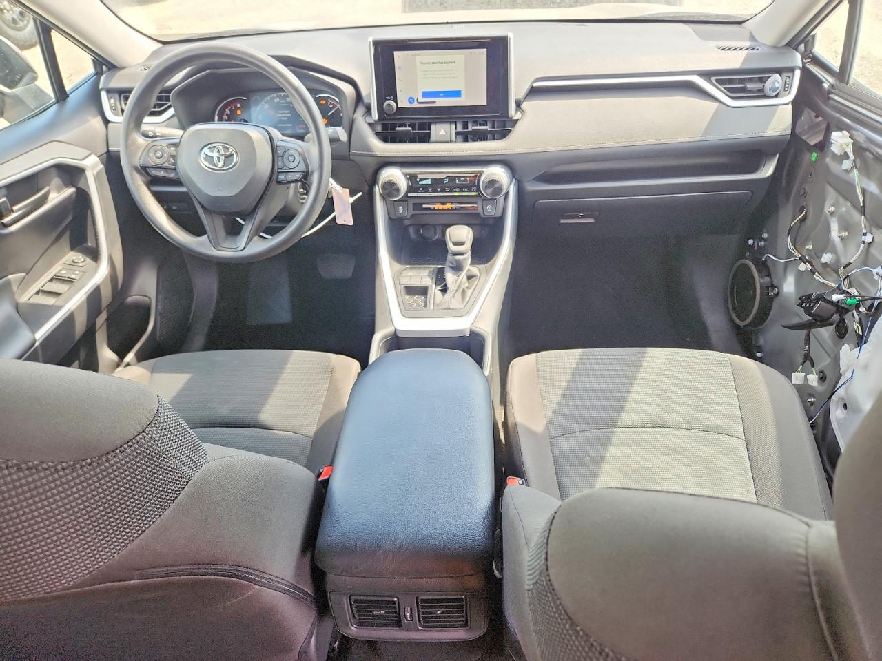 2025 Toyota Rav4 Le Gray vin: 2T3K1RFVXSW423700