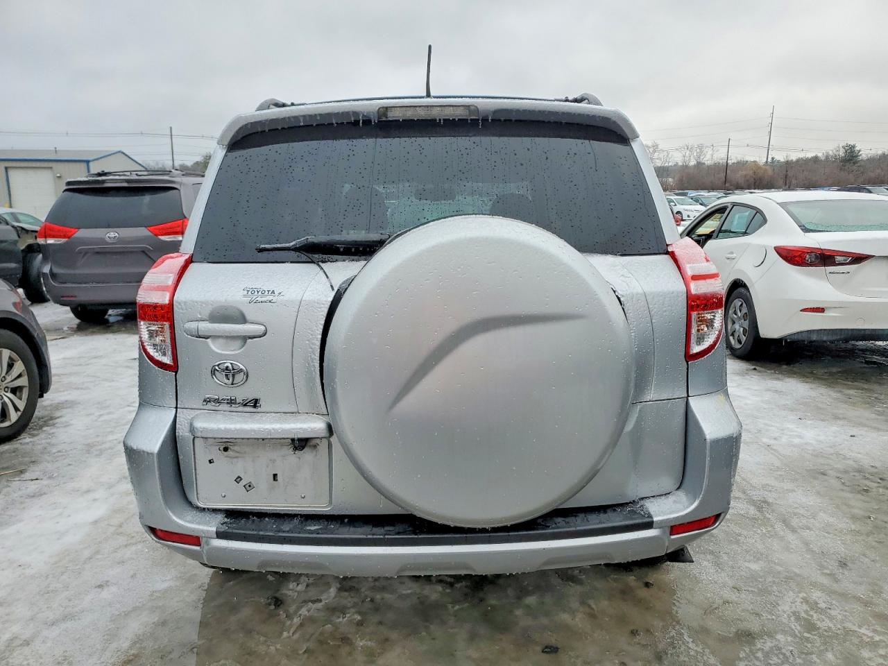 2011 Toyota Rav4 Base Silver vin: 2T3KF4DV1BW074188