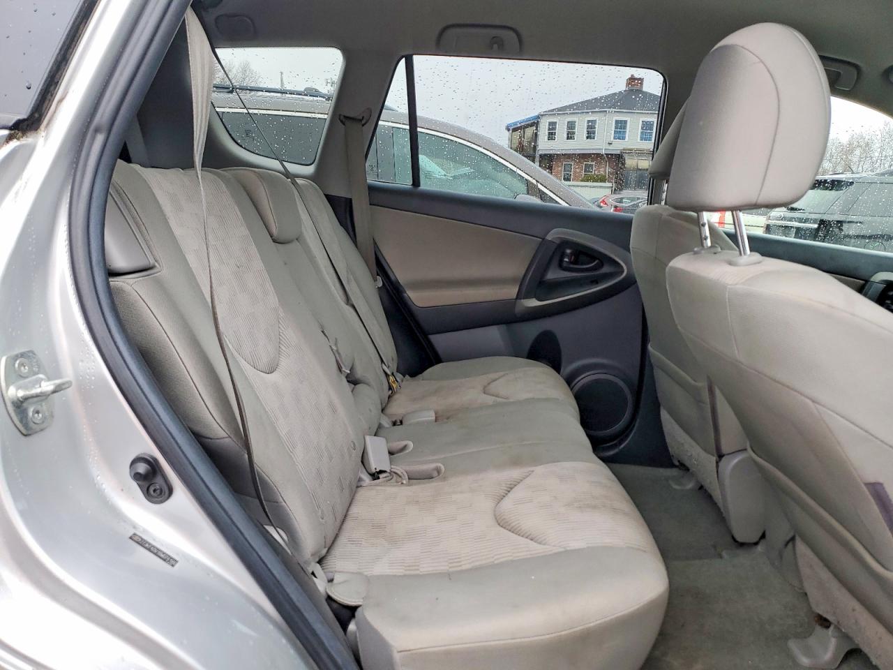 2011 Toyota Rav4 Base Silver vin: 2T3KF4DV1BW074188