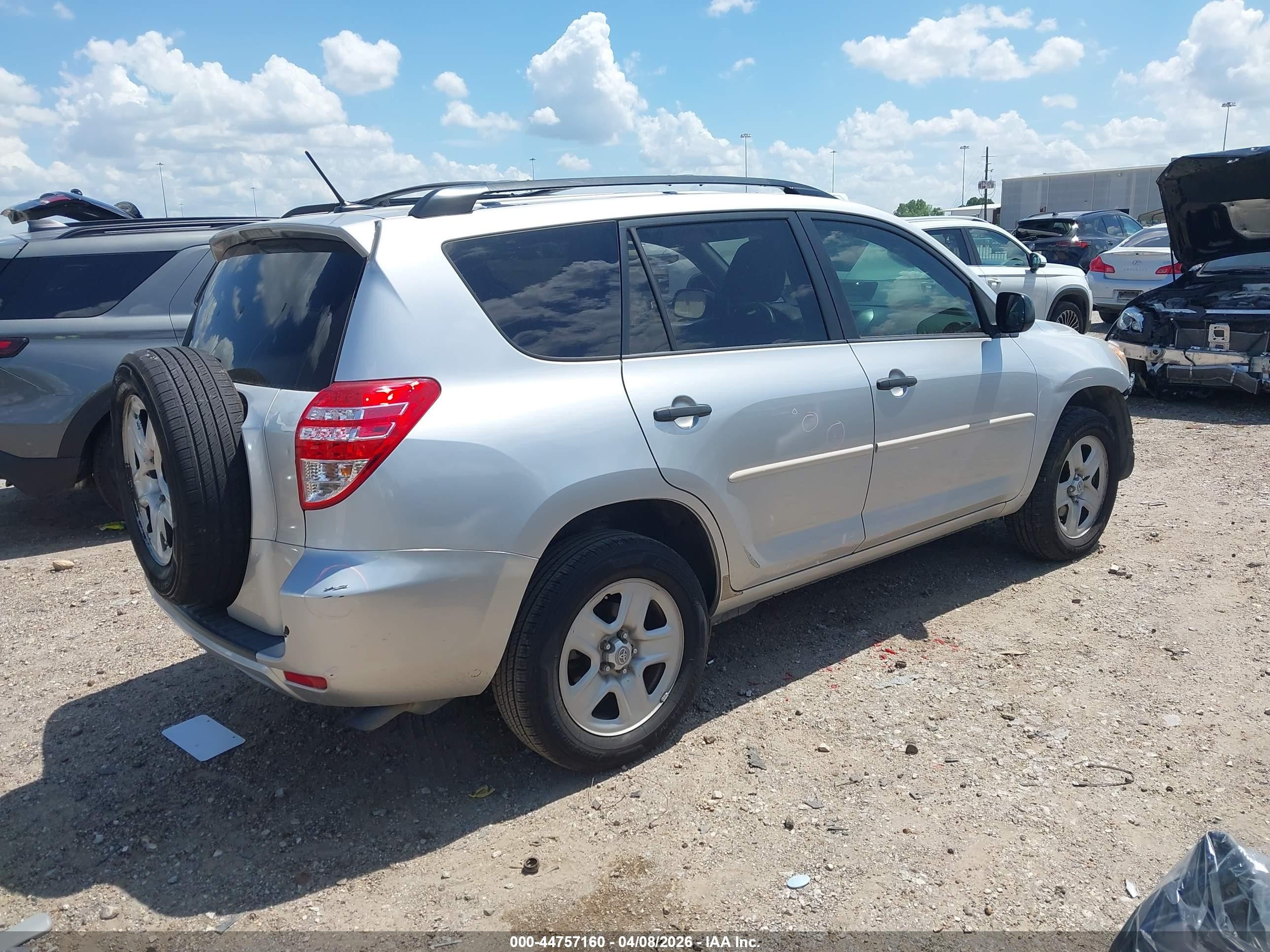 2011 Toyota Rav4   Silver vin: 2T3KF4DV5BW106043