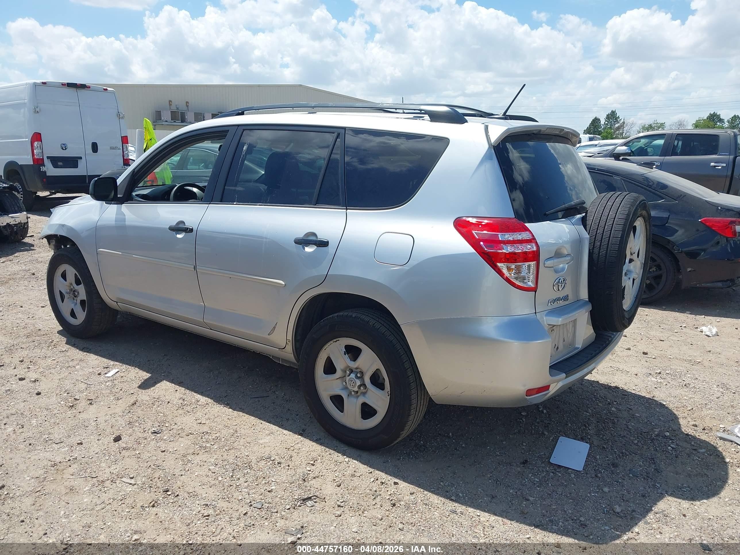 2011 Toyota Rav4   Silver vin: 2T3KF4DV5BW106043