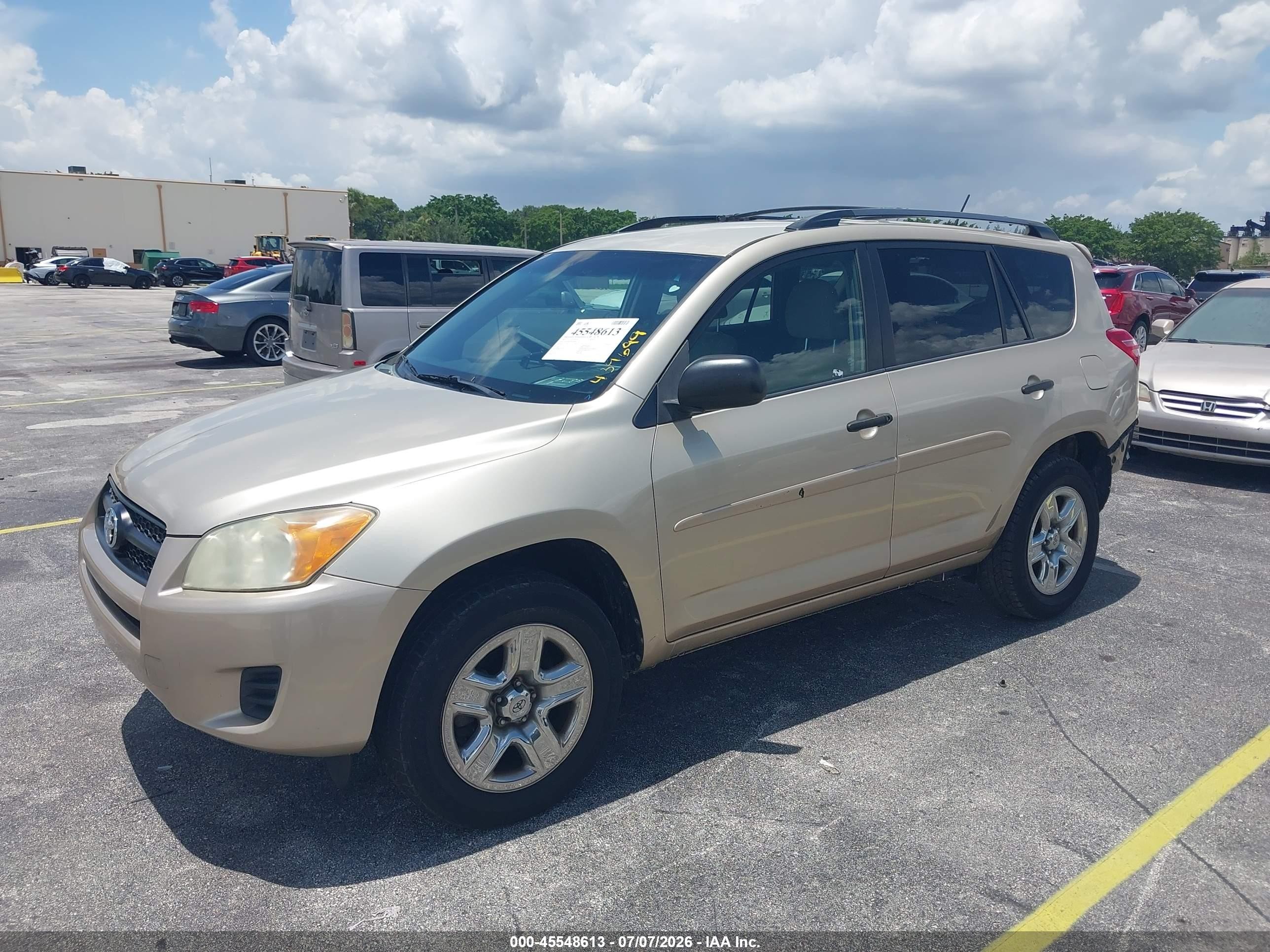 2011 Toyota Rav4   Gold vin: 2T3KF4DV6BW078947