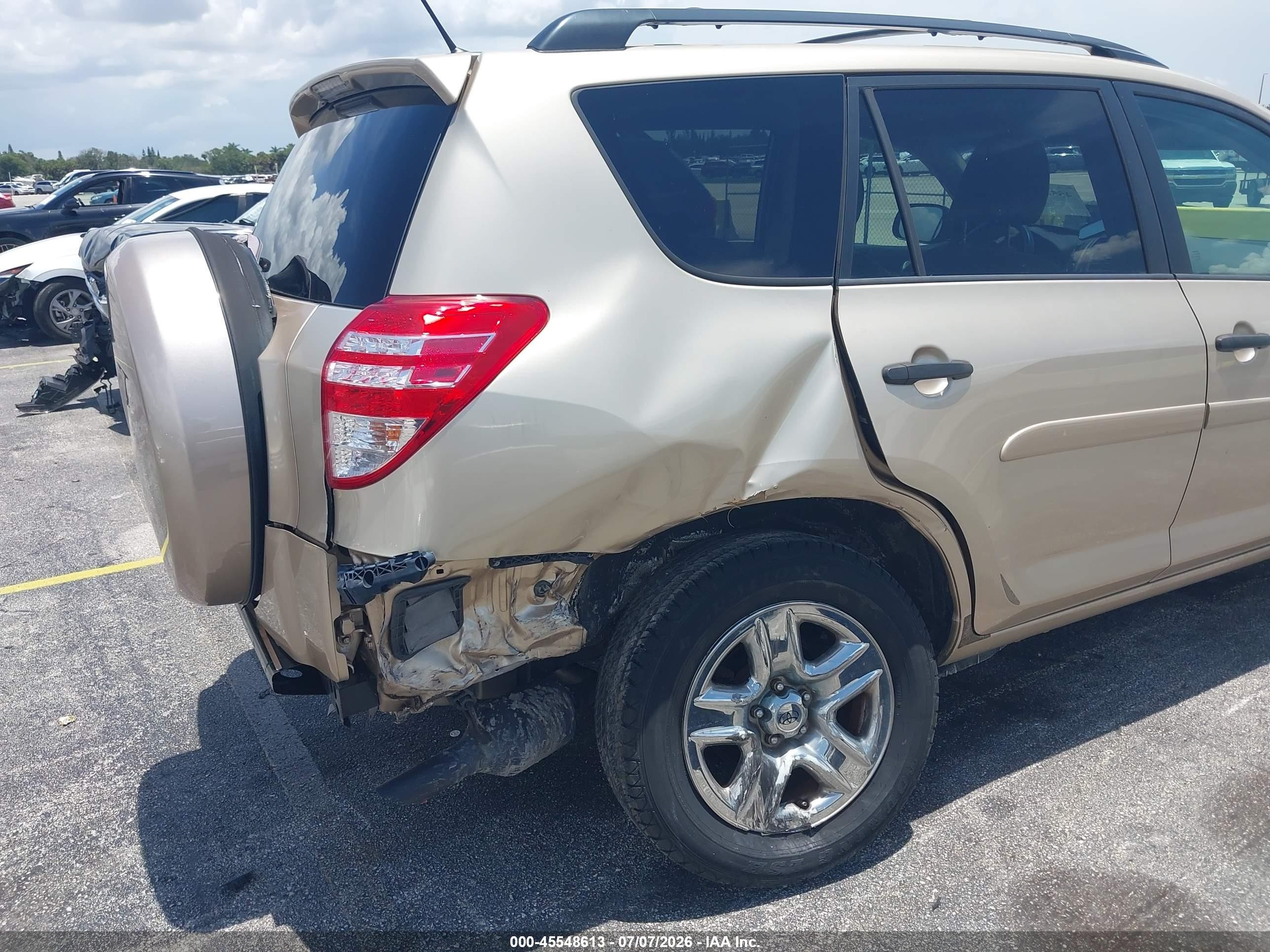 2011 Toyota Rav4   Gold vin: 2T3KF4DV6BW078947