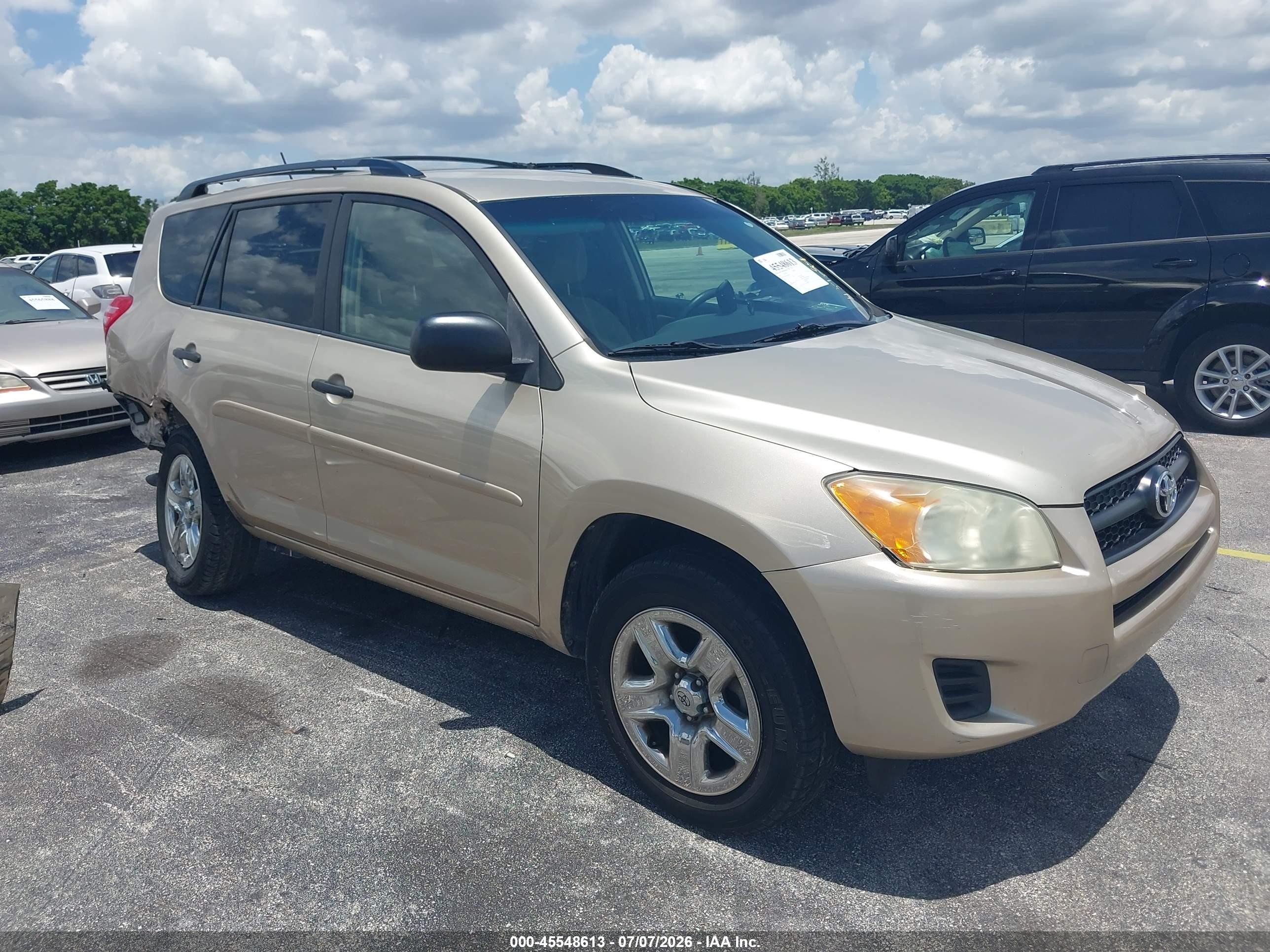 2011 Toyota Rav4 Золотой vin: 2T3KF4DV6BW078947