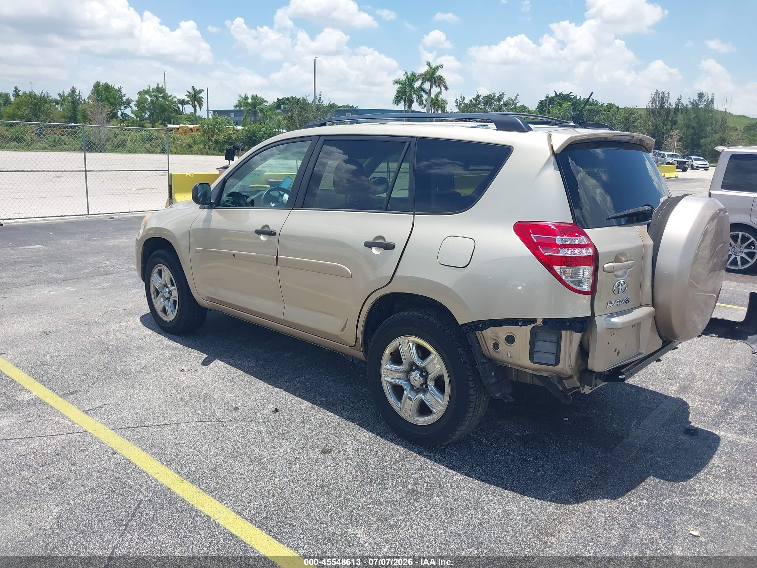 2011 Toyota Rav4   Gold vin: 2T3KF4DV6BW078947