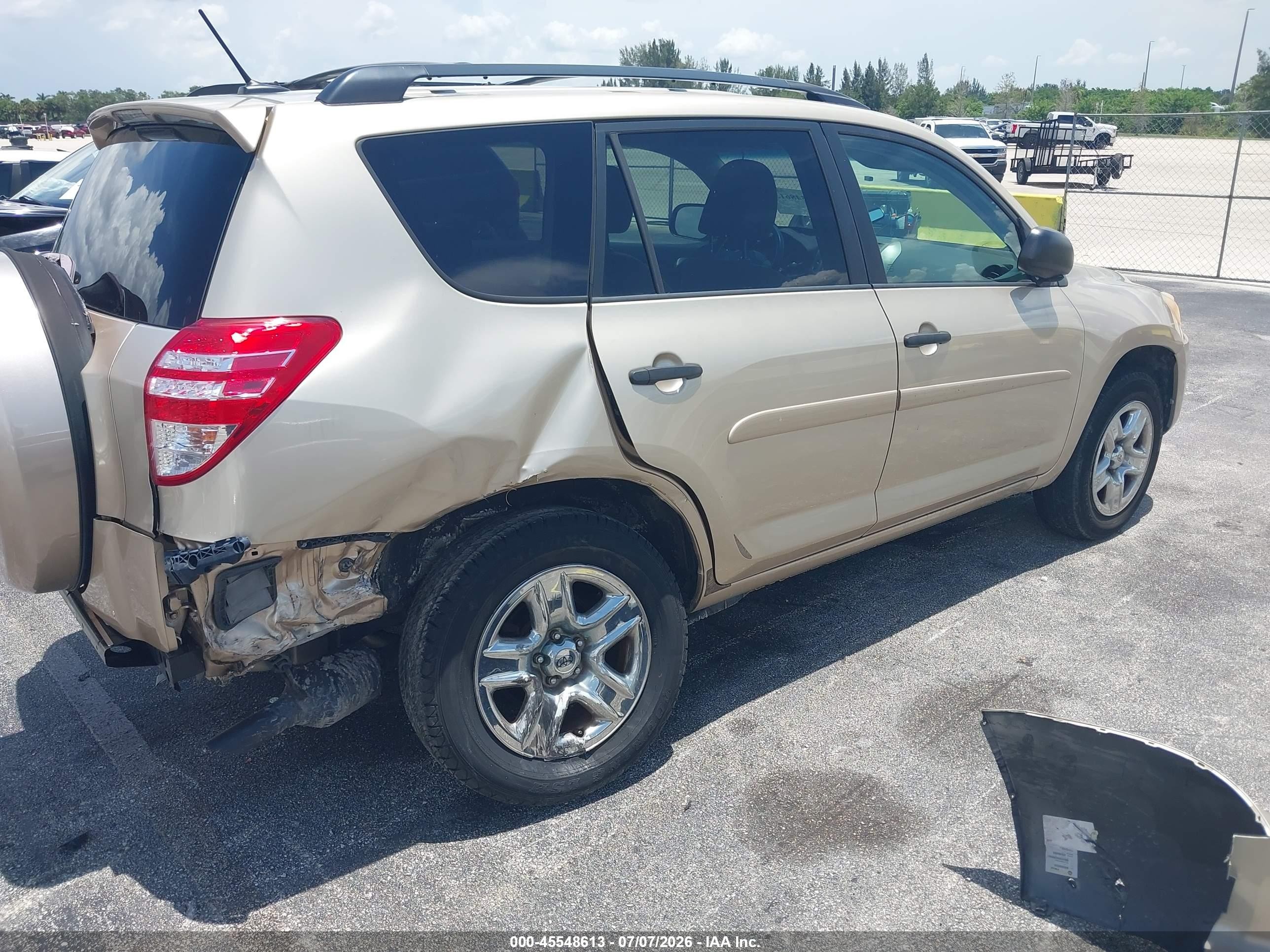 2011 Toyota Rav4   Gold vin: 2T3KF4DV6BW078947