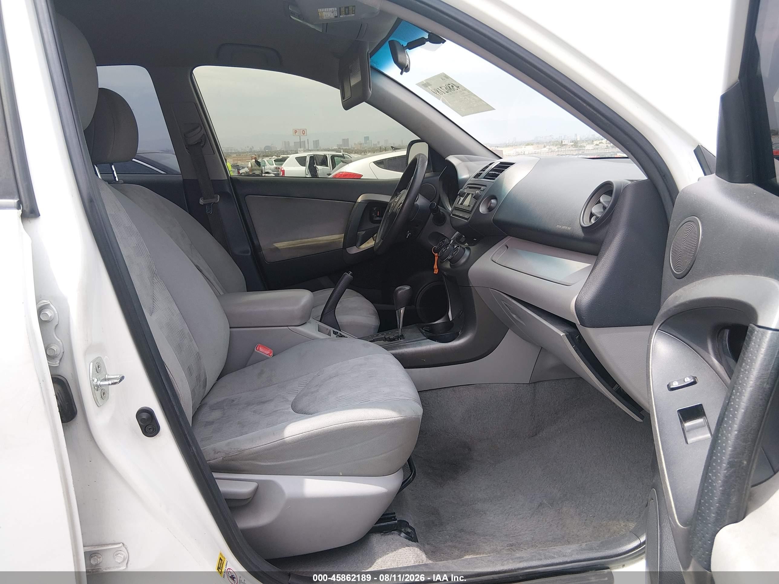 2012 Toyota Rav4   White vin: 2T3KF4DV6CW124519