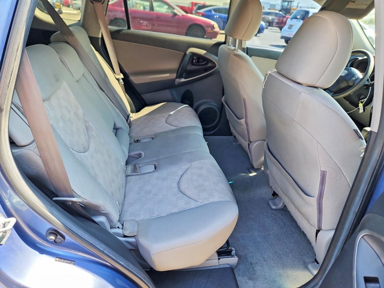 2010 Toyota Rav4 Base Gray vin: 2T3KF4DVXAW047070