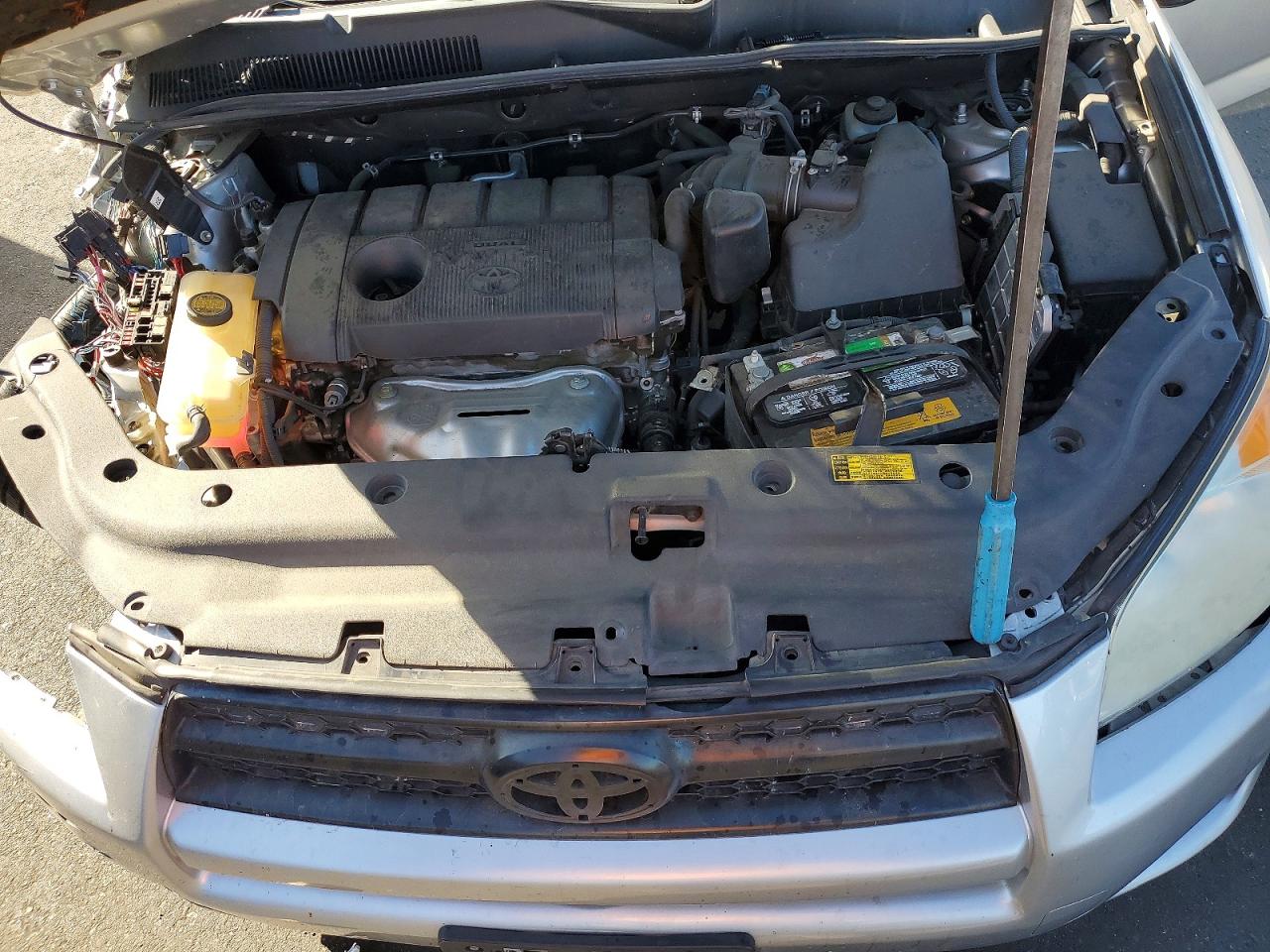 2011 Toyota Rav4 Base Silver vin: 2T3KF4DVXBW072942