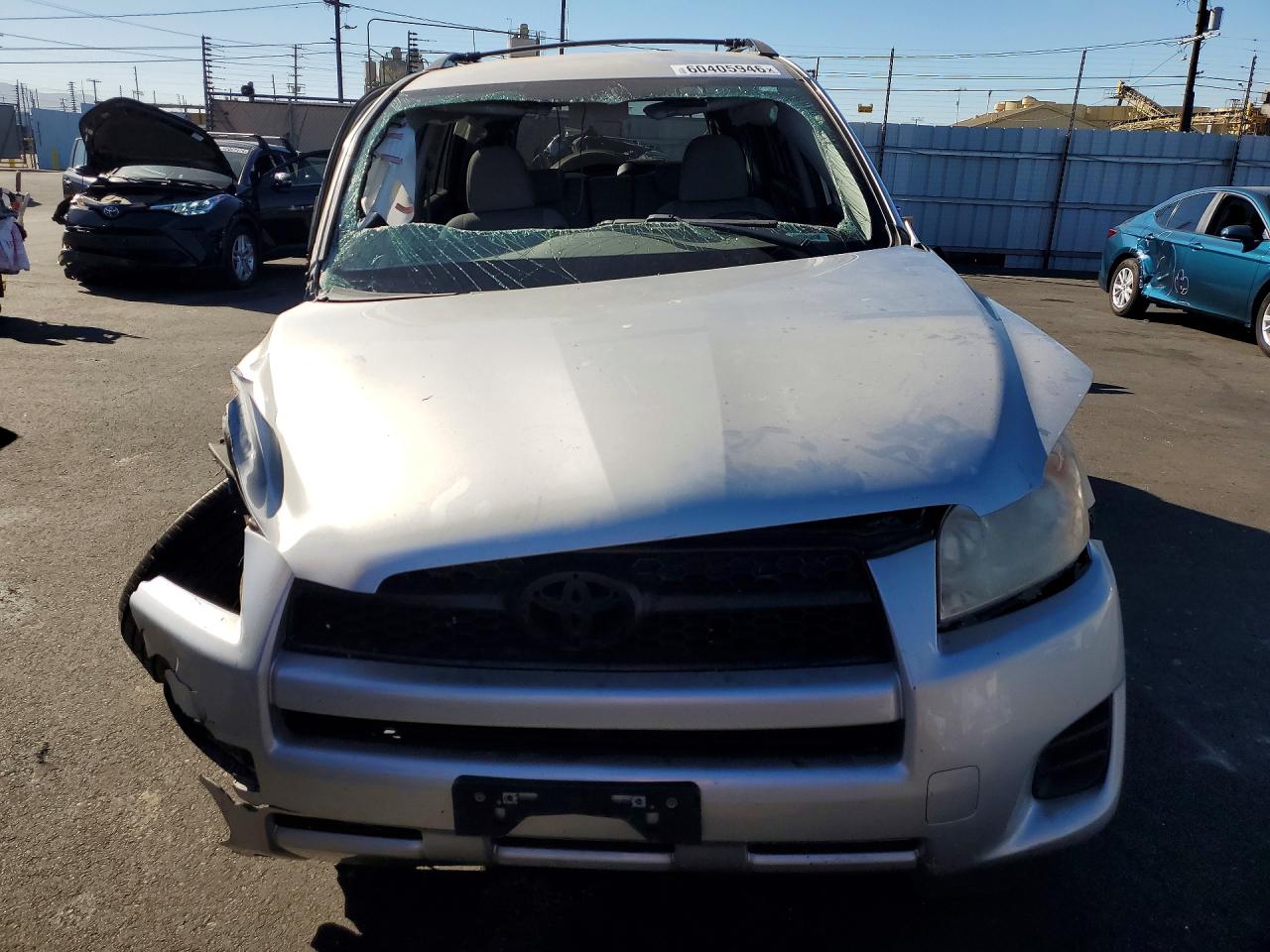 2011 Toyota Rav4 Base Silver vin: 2T3KF4DVXBW072942
