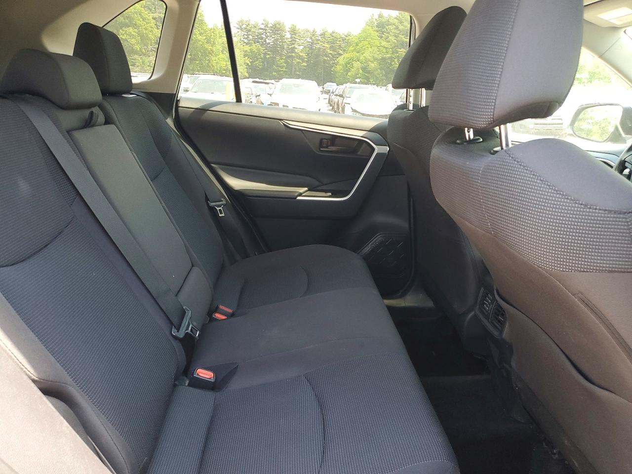 2019 Toyota Rav4 Le Gray vin: 2T3LWRFV6KW036020
