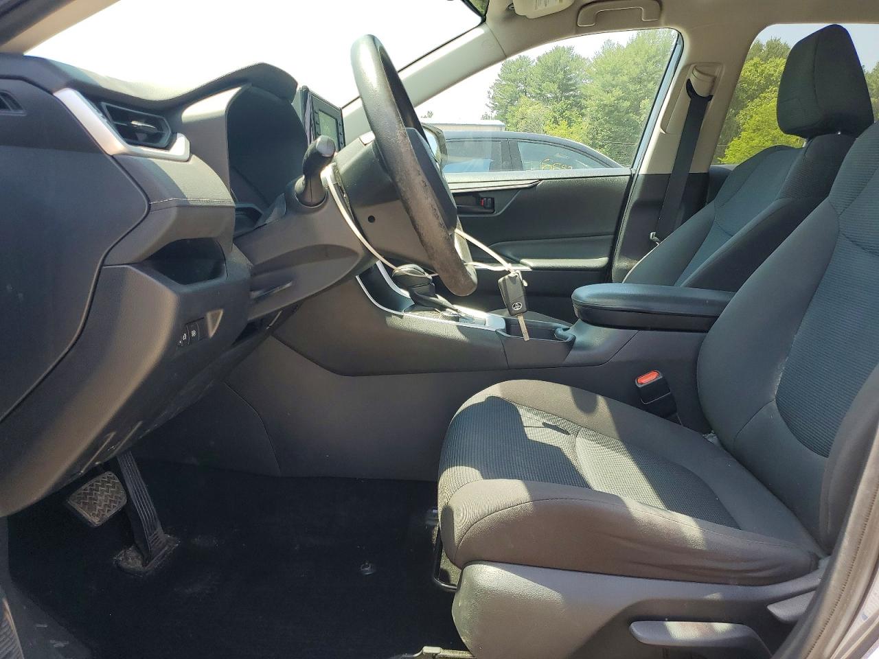 2019 Toyota Rav4 Le Gray vin: 2T3LWRFV6KW036020